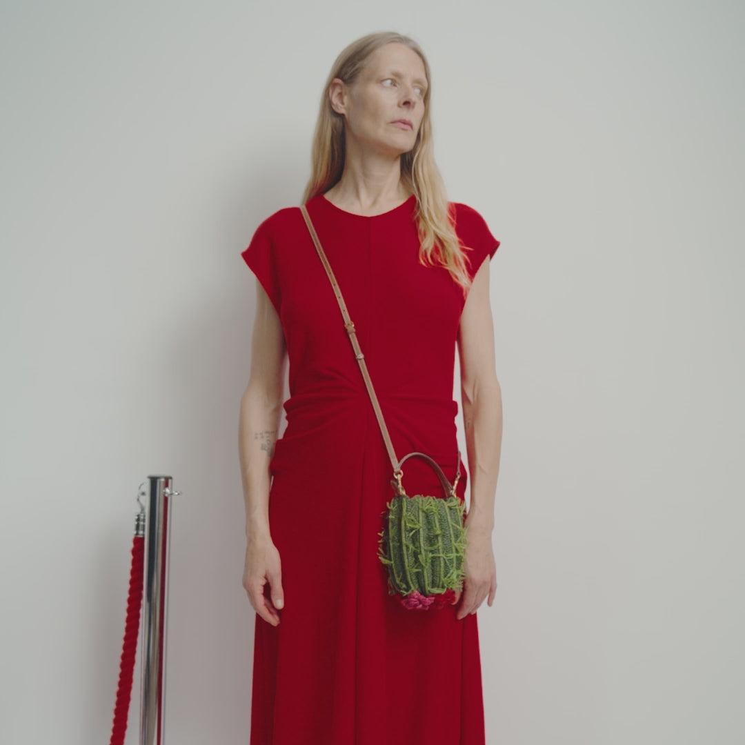 ラフィア・サボテン・クロスボディ | Anya Hindmarch JP