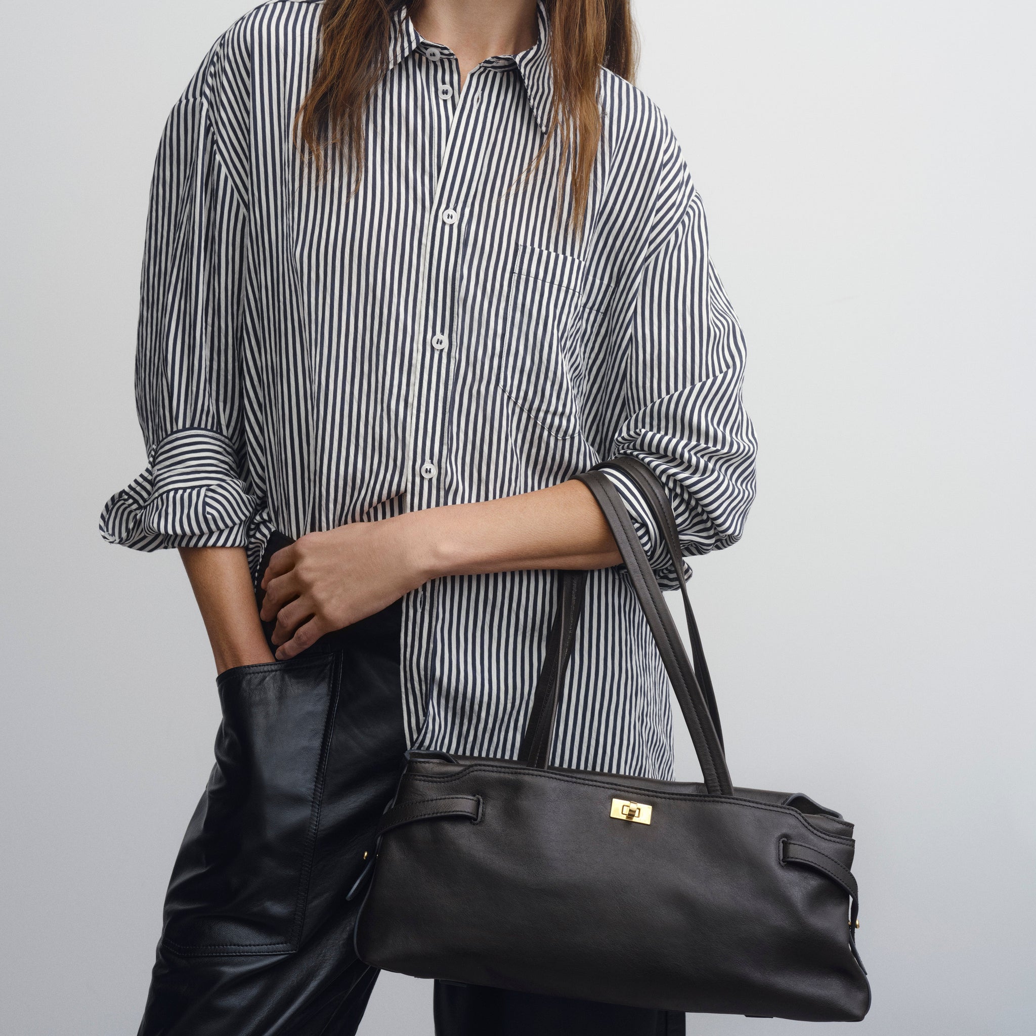 Wilson：ウィルソン・バゲット・ショルダーバッグ | Anya Hindmarch JP