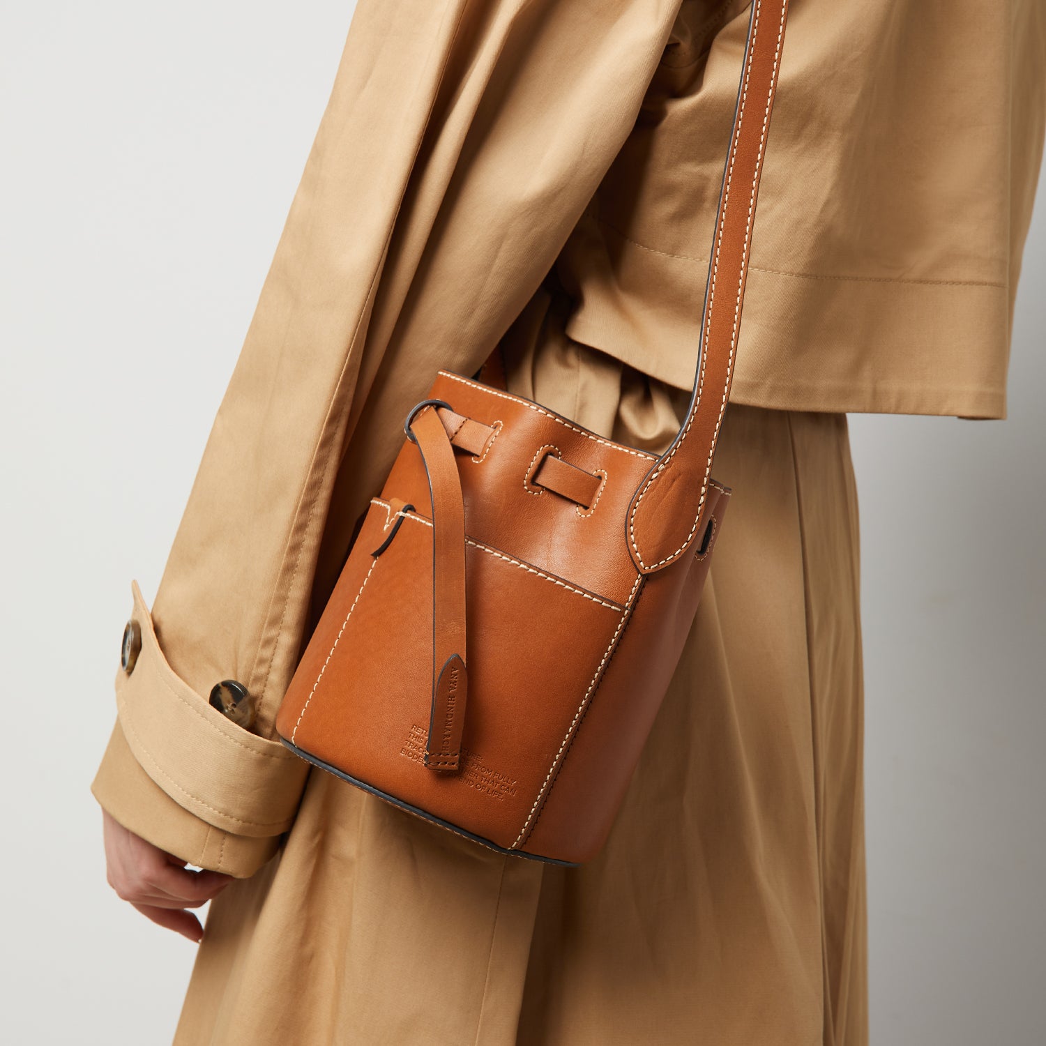 「Return to Nature」バケットバッグ ミニ -

                  
                    Compostable Leather in Tan -
                  

                  Anya Hindmarch JP
