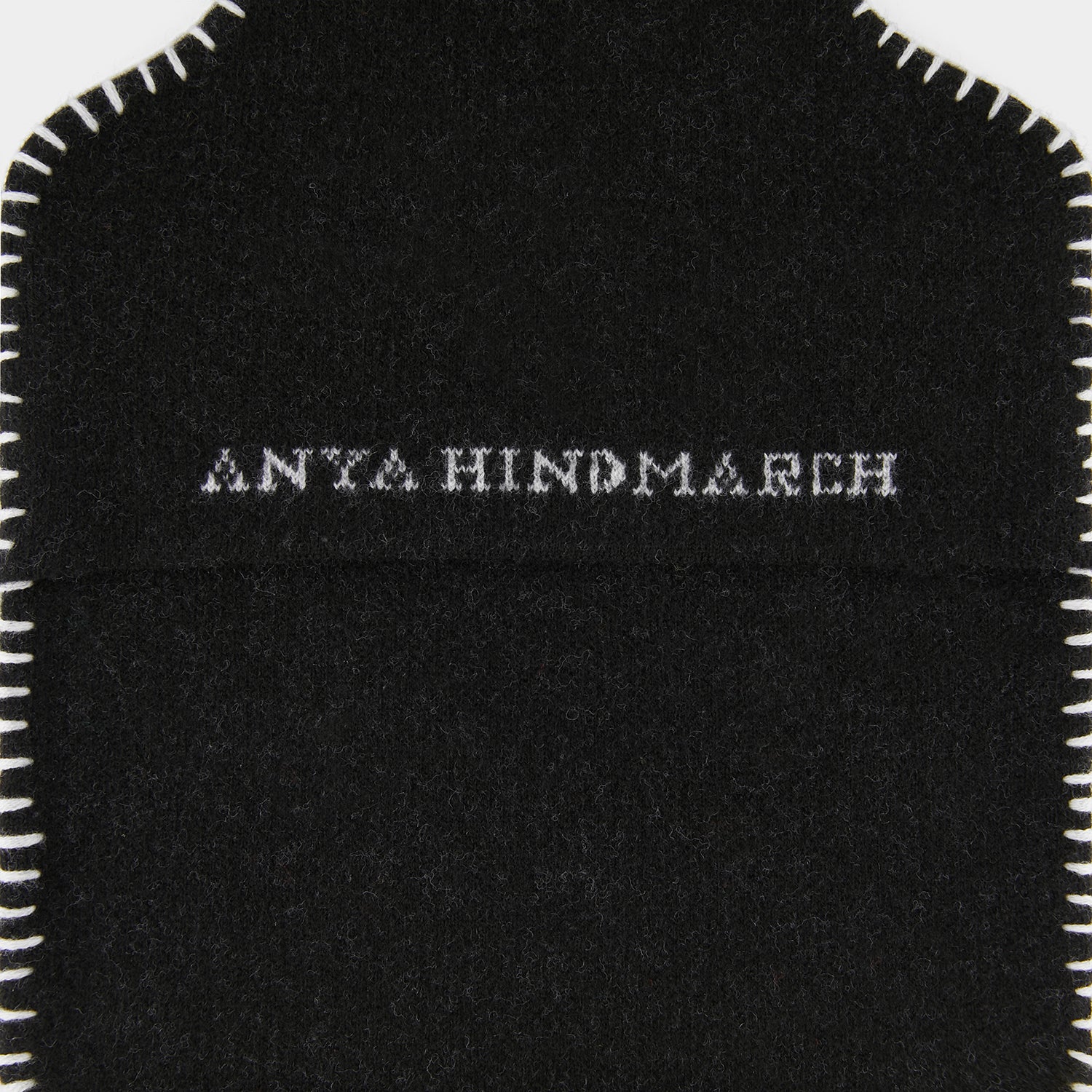 アイズ 湯たんぽカバー -

                  
                    Lambswool in Black -
                  

                  Anya Hindmarch JP
