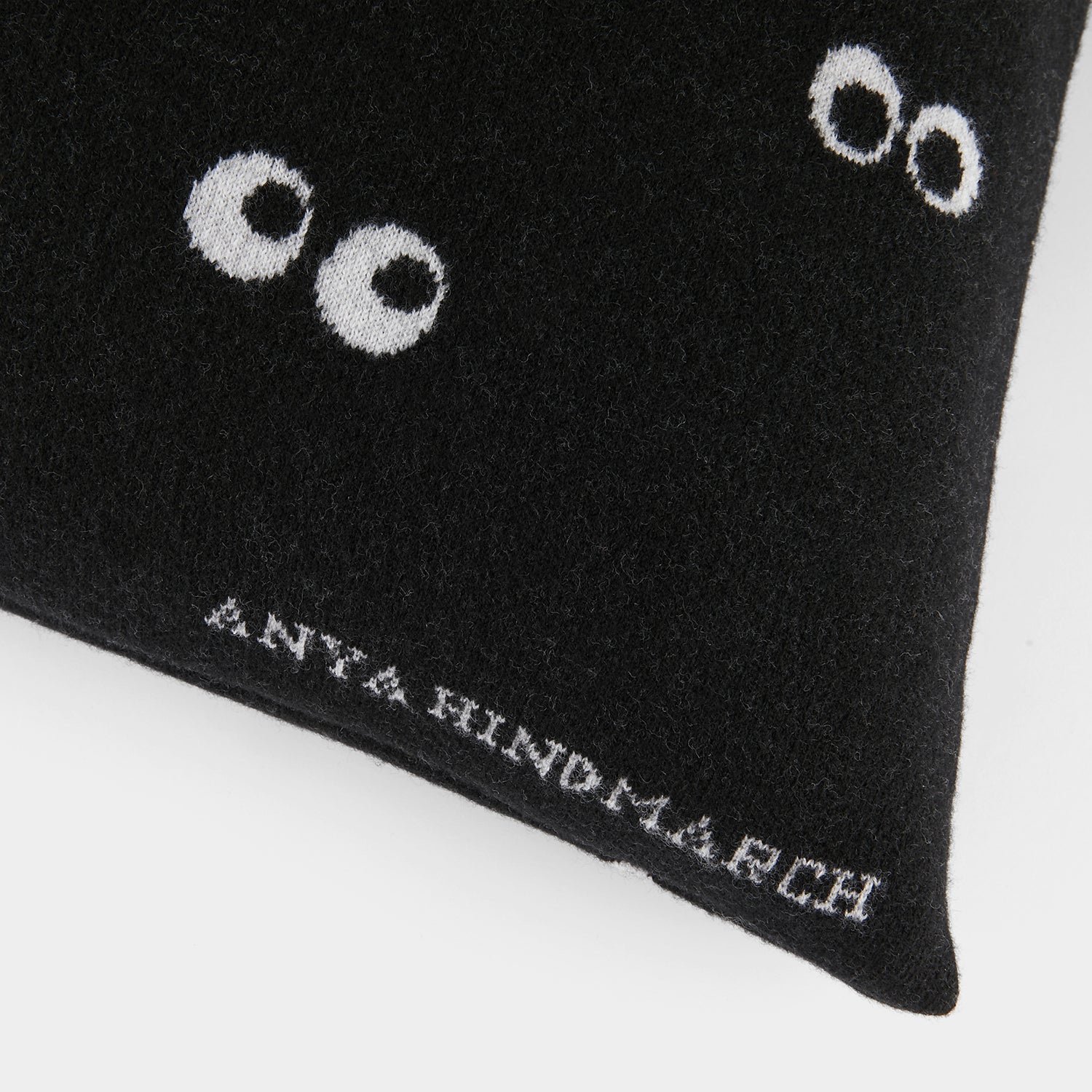 オールオーバーアイズ クッション -

                  
                    Lambswool in Black -
                  

                  Anya Hindmarch JP
