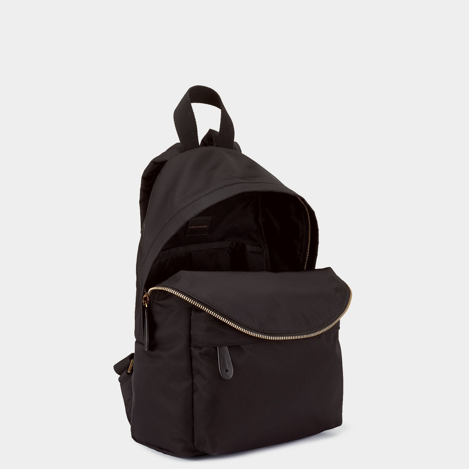 アイズ バックパック -

                  
                    Recycled Nylon with PU in Black -
                  

                  Anya Hindmarch JP
