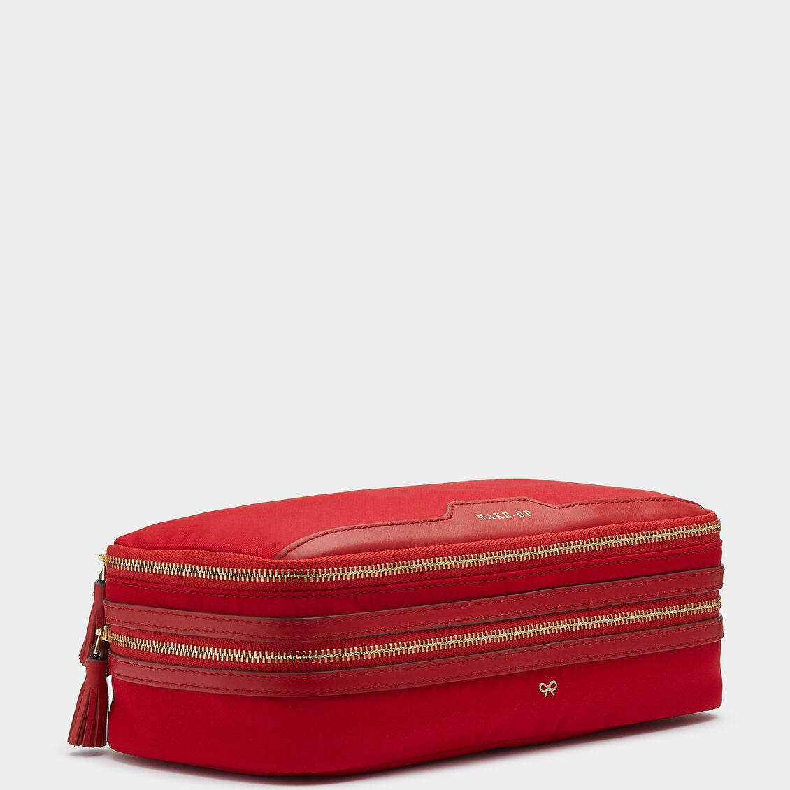 メイクアップ ポーチ -

                  
                    Recycled Nylon with PU in Red -
                  

                  Anya Hindmarch JP
