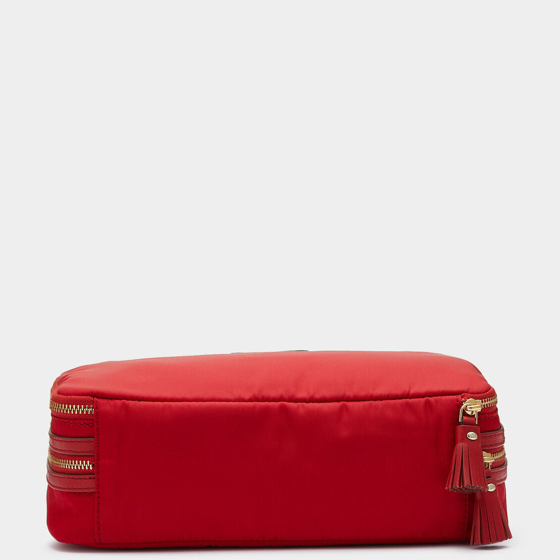 メイクアップ ポーチ -

                  
                    Recycled Nylon with PU in Red -
                  

                  Anya Hindmarch JP
