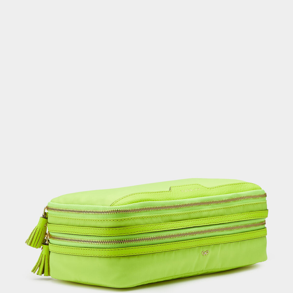 メイクアップ ポーチ -

                  
                    Nylon with Neon Yellow (Tumbled Calf) -
                  

                  Anya Hindmarch JP
