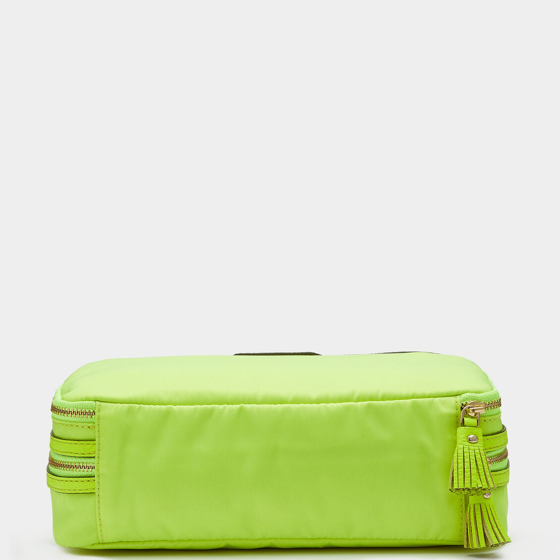 メイクアップ ポーチ -

                  
                    Nylon with Neon Yellow (Tumbled Calf) -
                  

                  Anya Hindmarch JP
