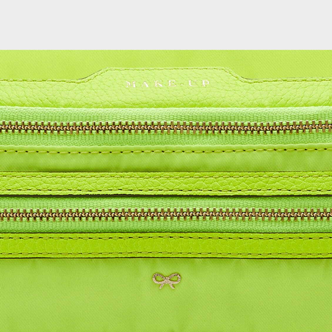 メイクアップ ポーチ -

                  
                    Nylon with Neon Yellow (Tumbled Calf) -
                  

                  Anya Hindmarch JP
