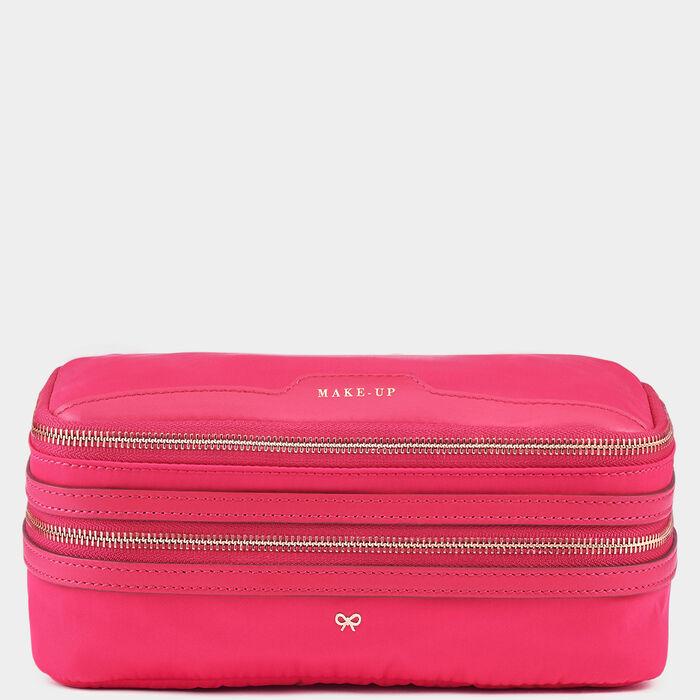 メイクアップ ポーチ -

                  
                    Recycled Nylon with PU in Hot Pink -
                  

                  Anya Hindmarch JP
