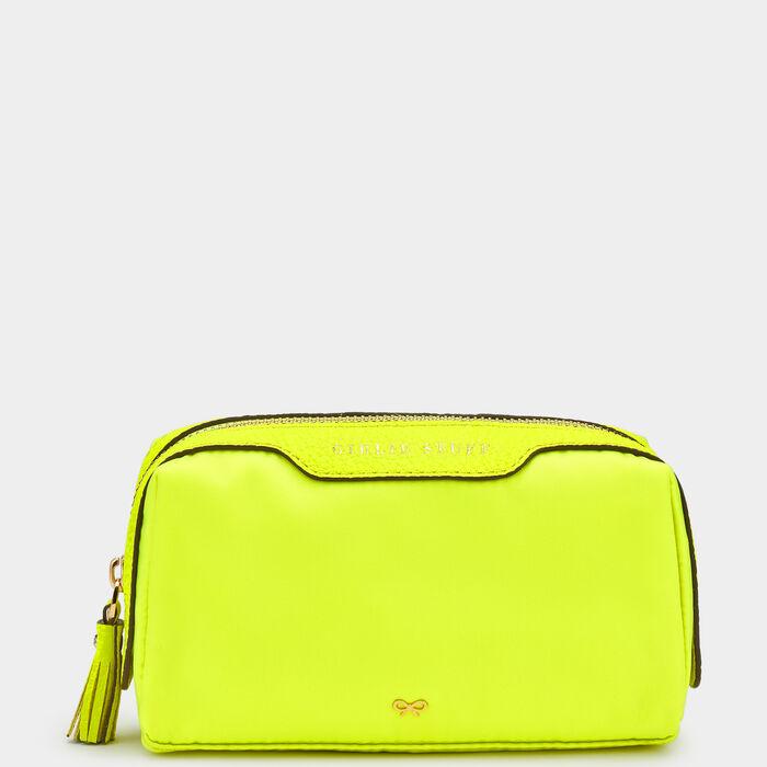 ガーリースタッフ ポーチ -

                  
                    Nylon in Neon Yellow -
                  

                  Anya Hindmarch JP
