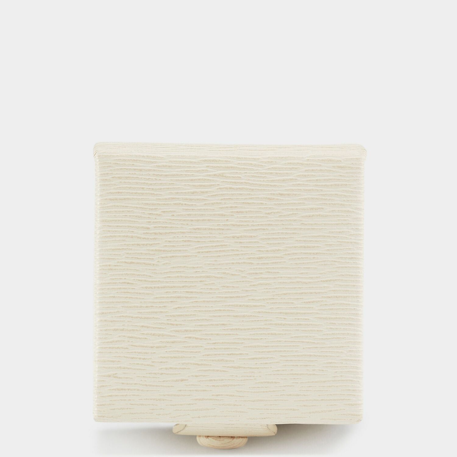 ビスポーク・リング・ボックス -

          
            London Grain Leather in Bone -
          

          Anya Hindmarch JP
