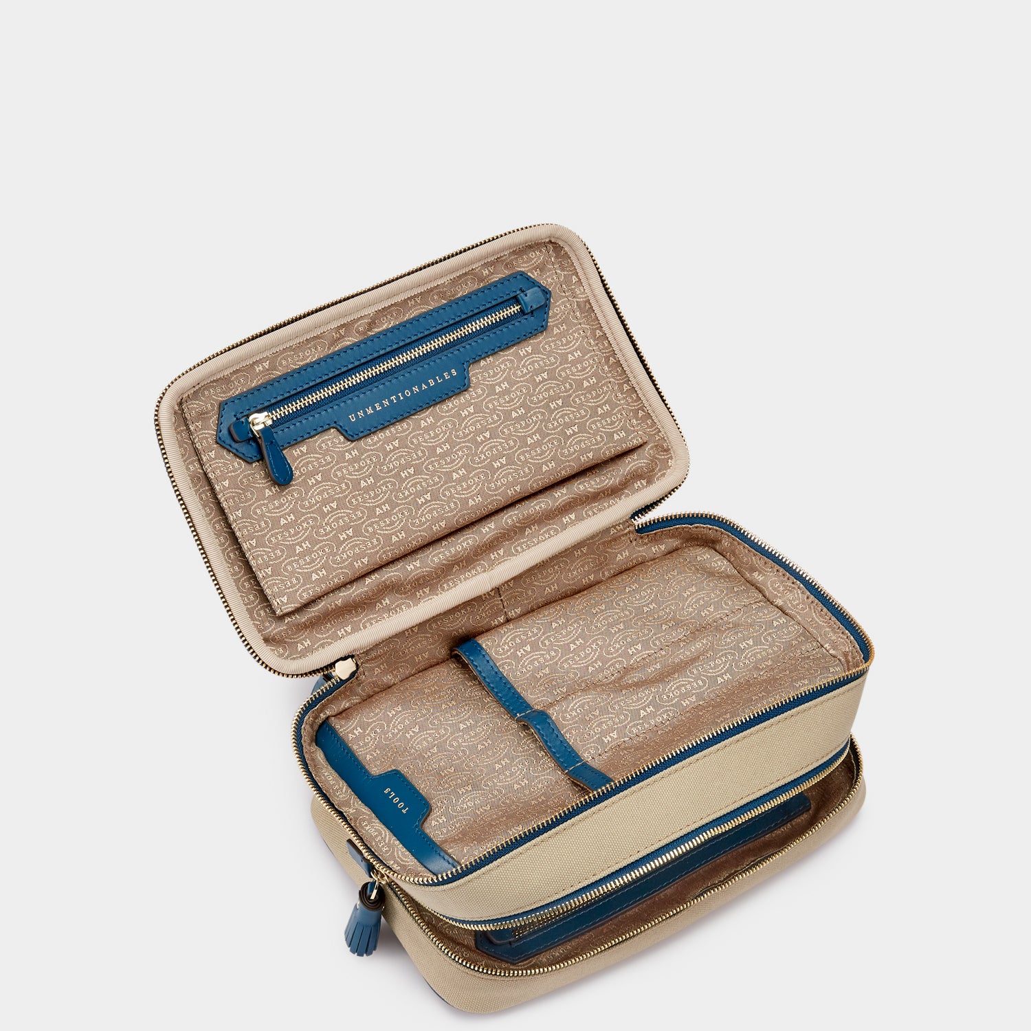 ビスポーク ウォルトン ウォッシュバッグ -

          

          Anya Hindmarch JP
