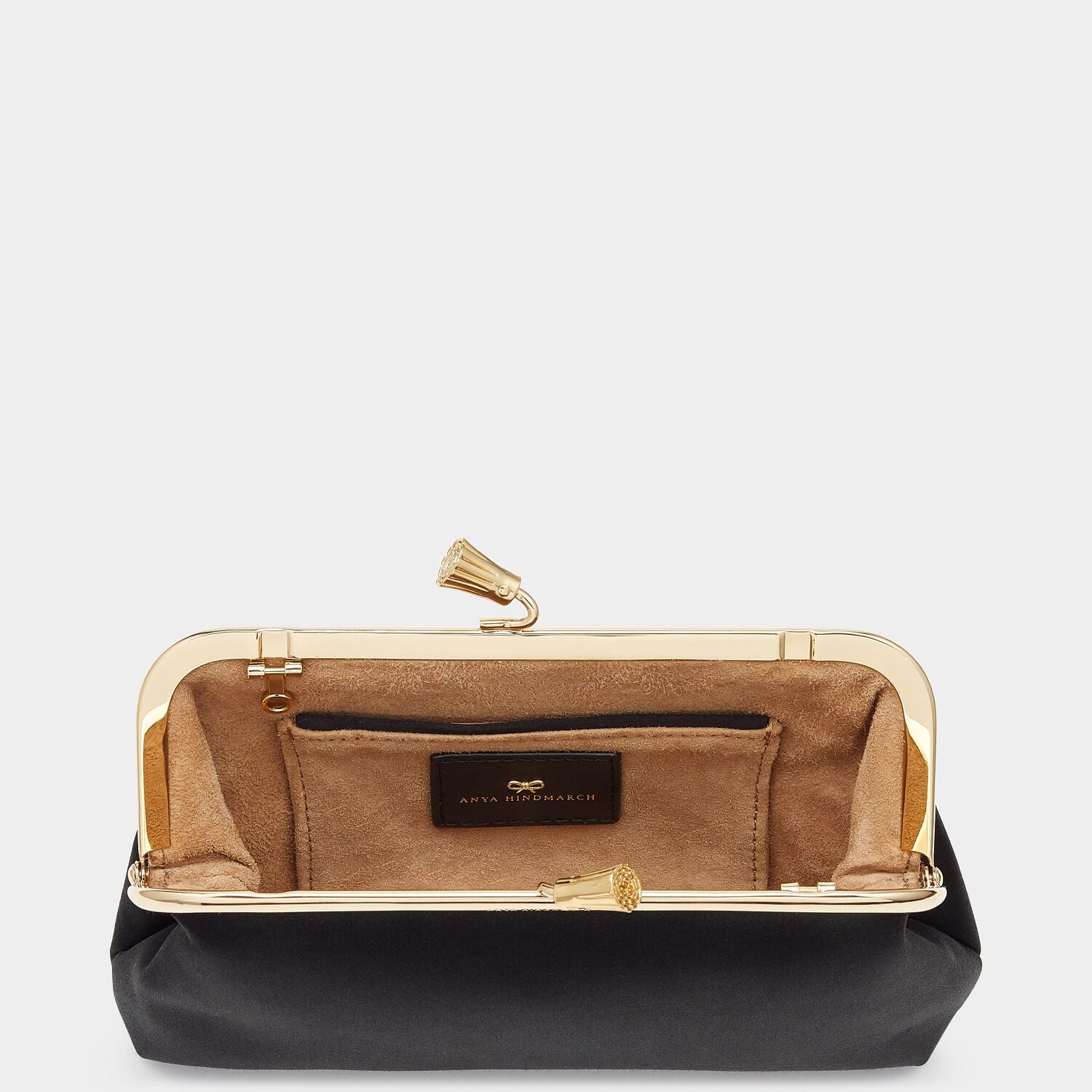 タッセル フレーム クラッチ -

                  

                  Anya Hindmarch JP
