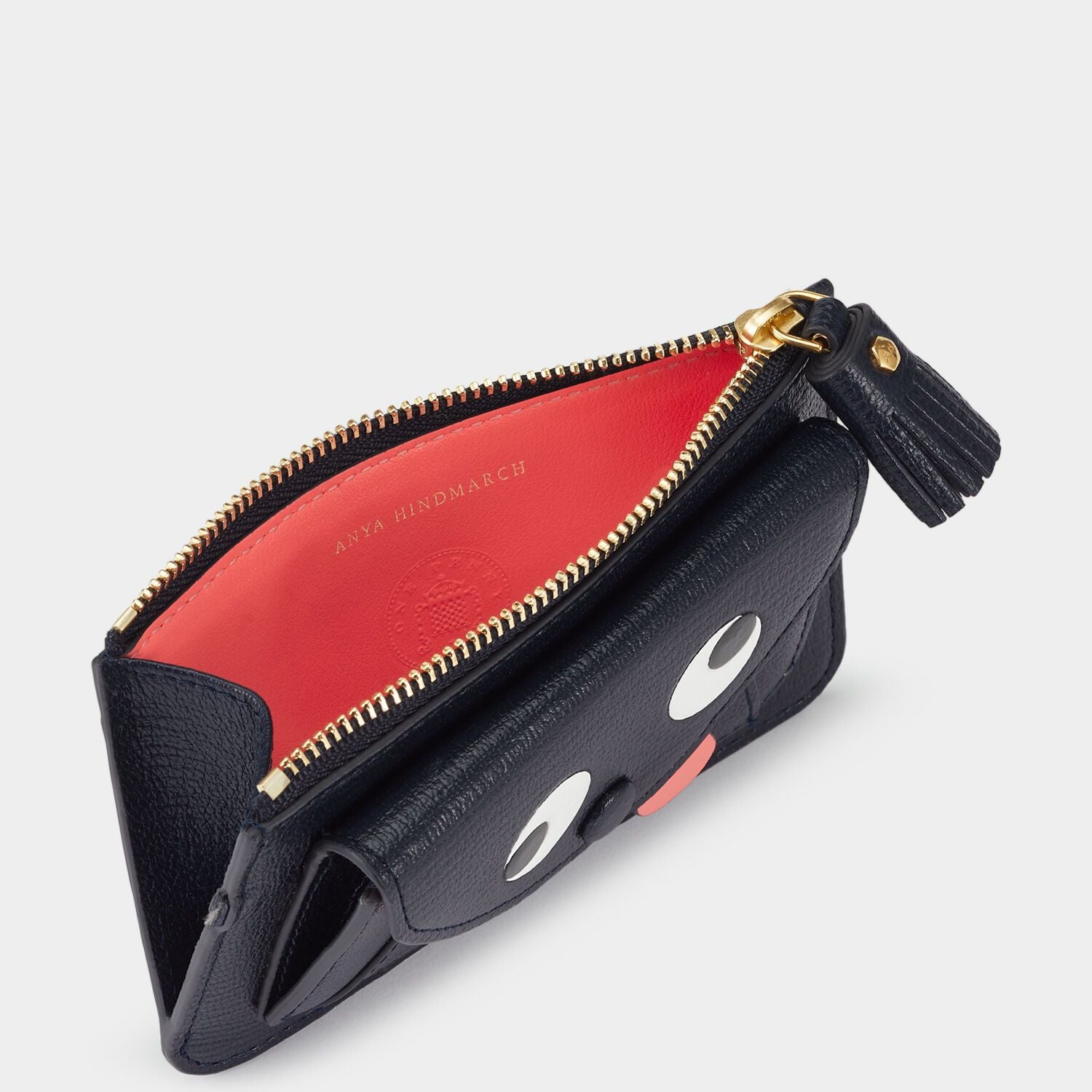 ザニー エンベロープ ジップ カードケース -

                  
                    Grainy Capra in Marine -
                  

                  Anya Hindmarch JP
