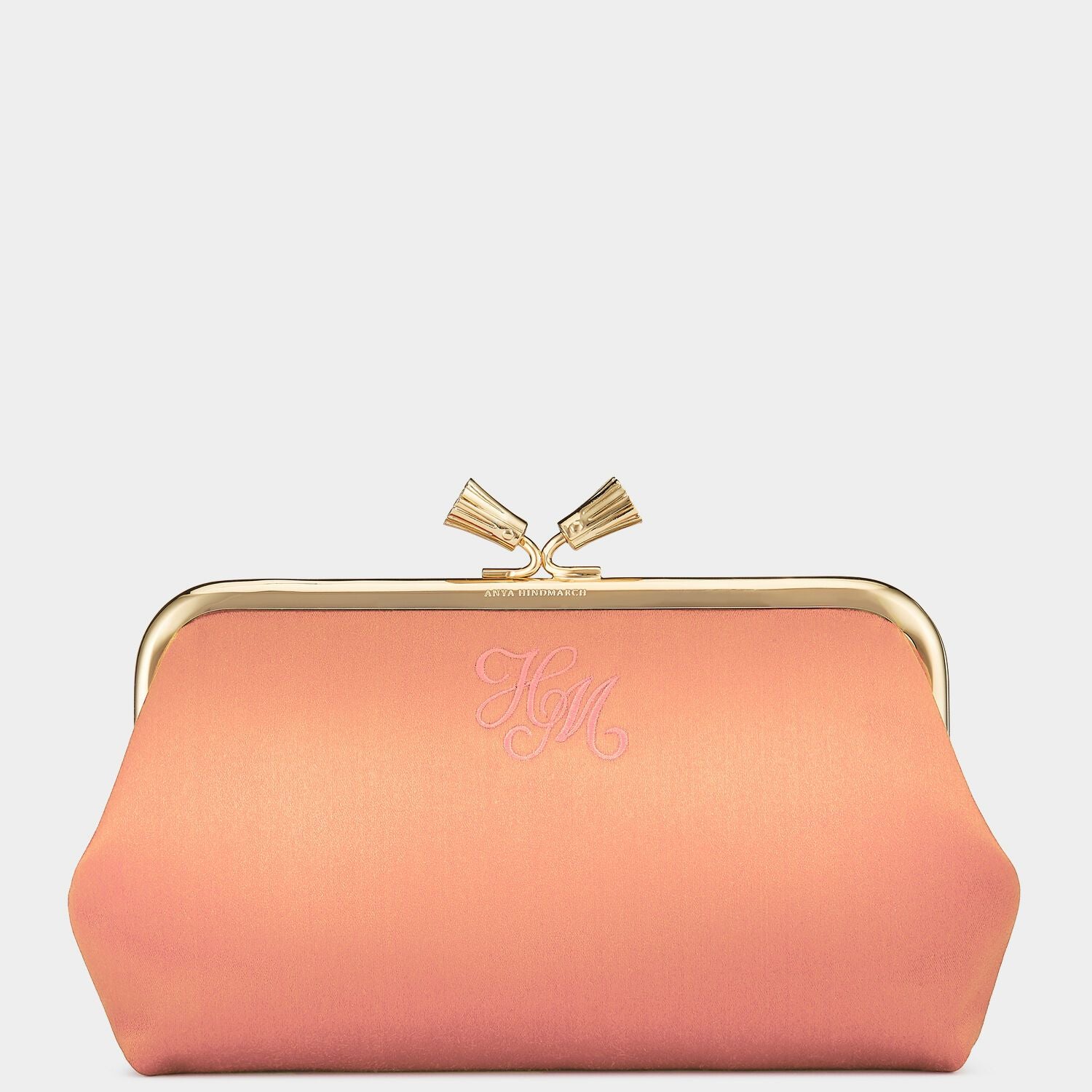 ビスポーク タッセル モード -

                  
                    Satin in Apricot -
                  

                  Anya Hindmarch JP
