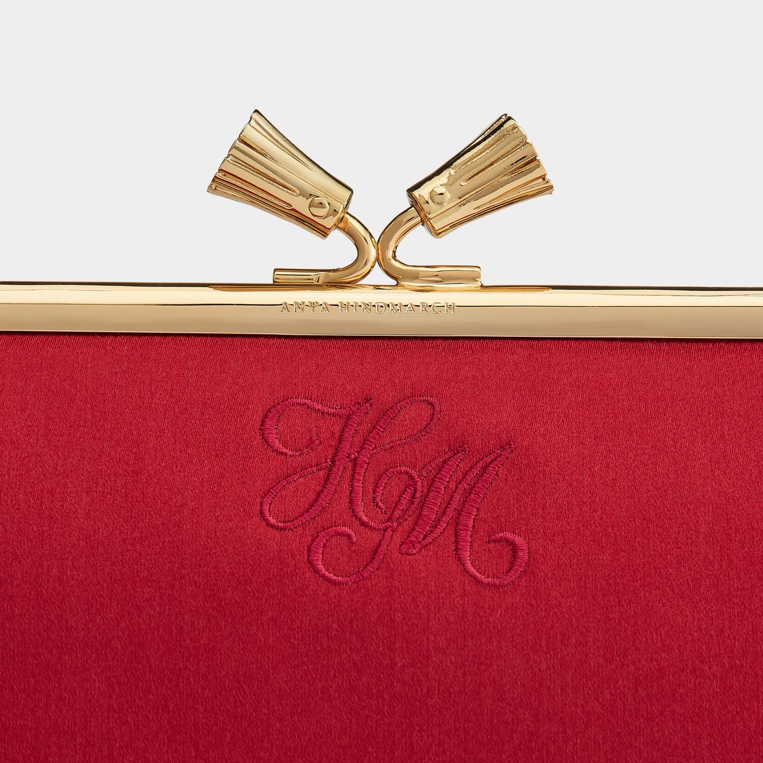 ビスポーク タッセル モード -

                  
                    Satin in Red -
                  

                  Anya Hindmarch JP
