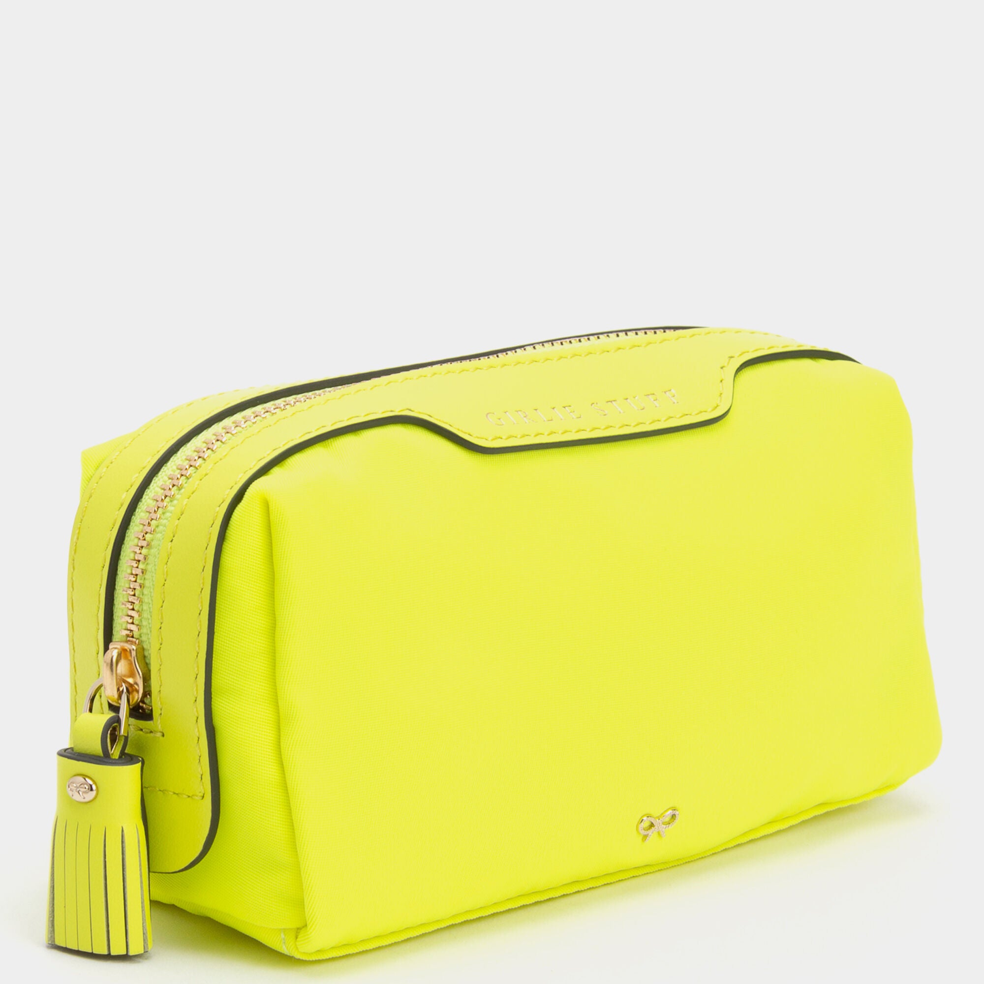 ガーリースタッフ ポーチ -

                  
                    Nylon in Neon Yellow -
                  

                  Anya Hindmarch JP
