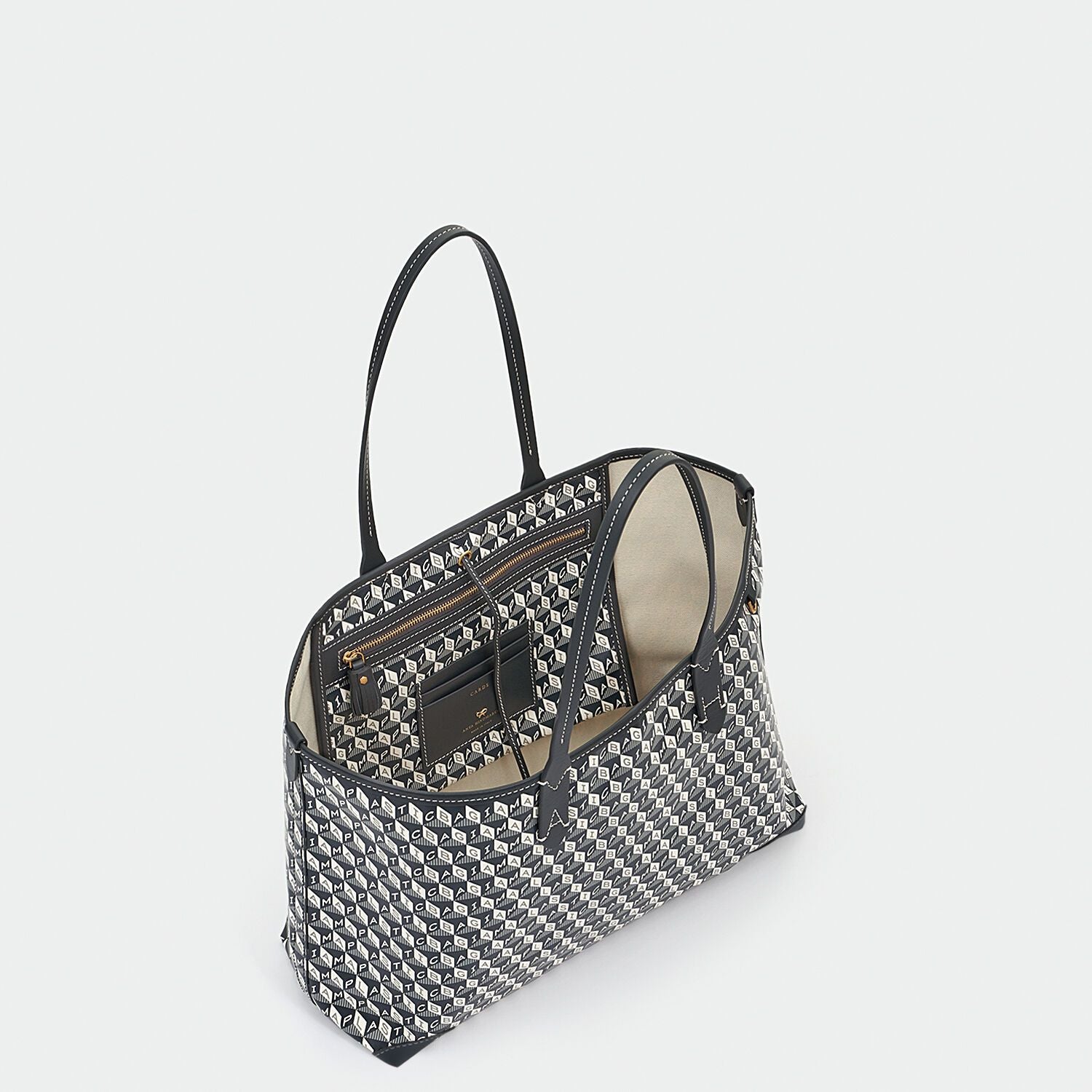 「I AM A Plastic Bag」 スモール トート -

                  
                    Recycled coated canvas in Charcoal -
                  

                  Anya Hindmarch JP
