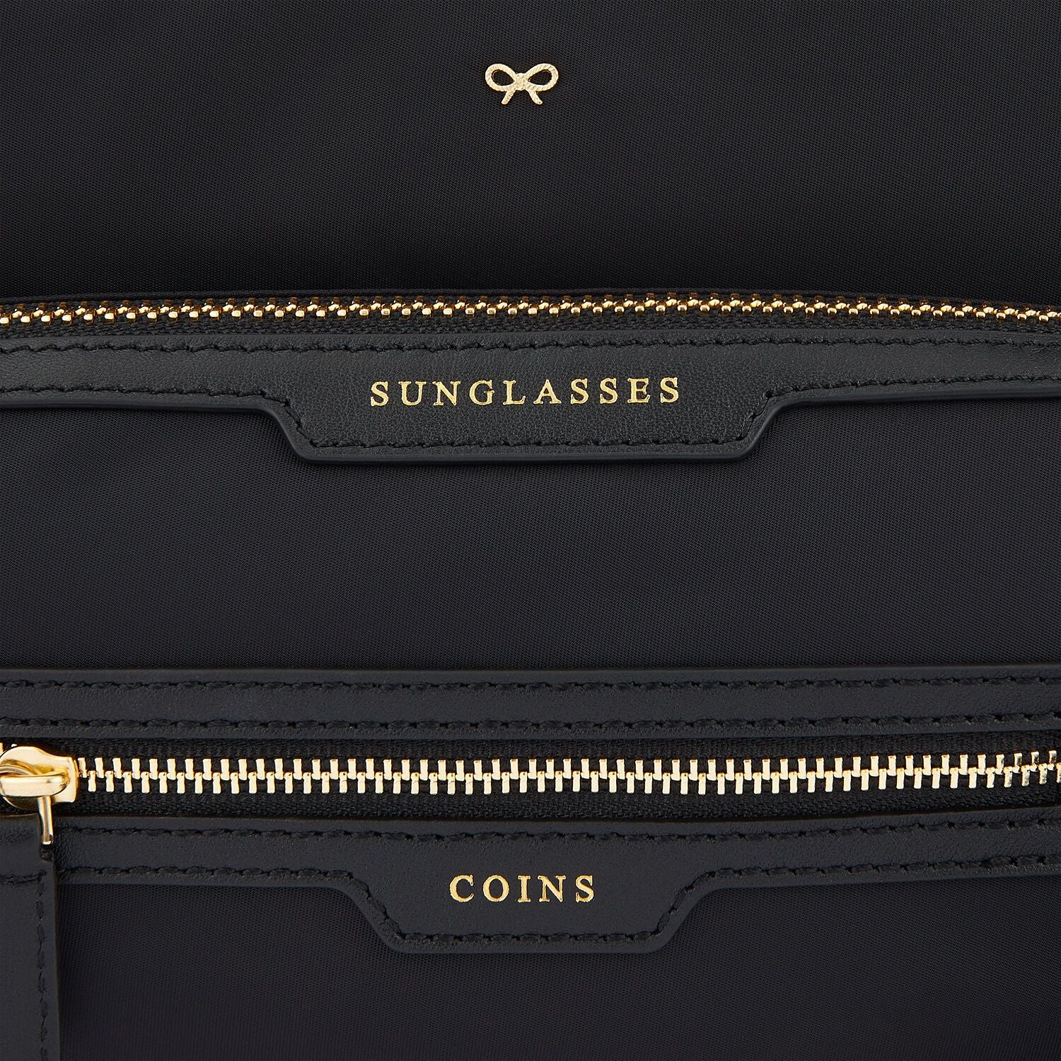 マルチポケット ナイロン クロスボディ -

                  
                    Recycled Nylon with PU in Black -
                  

                  Anya Hindmarch JP
