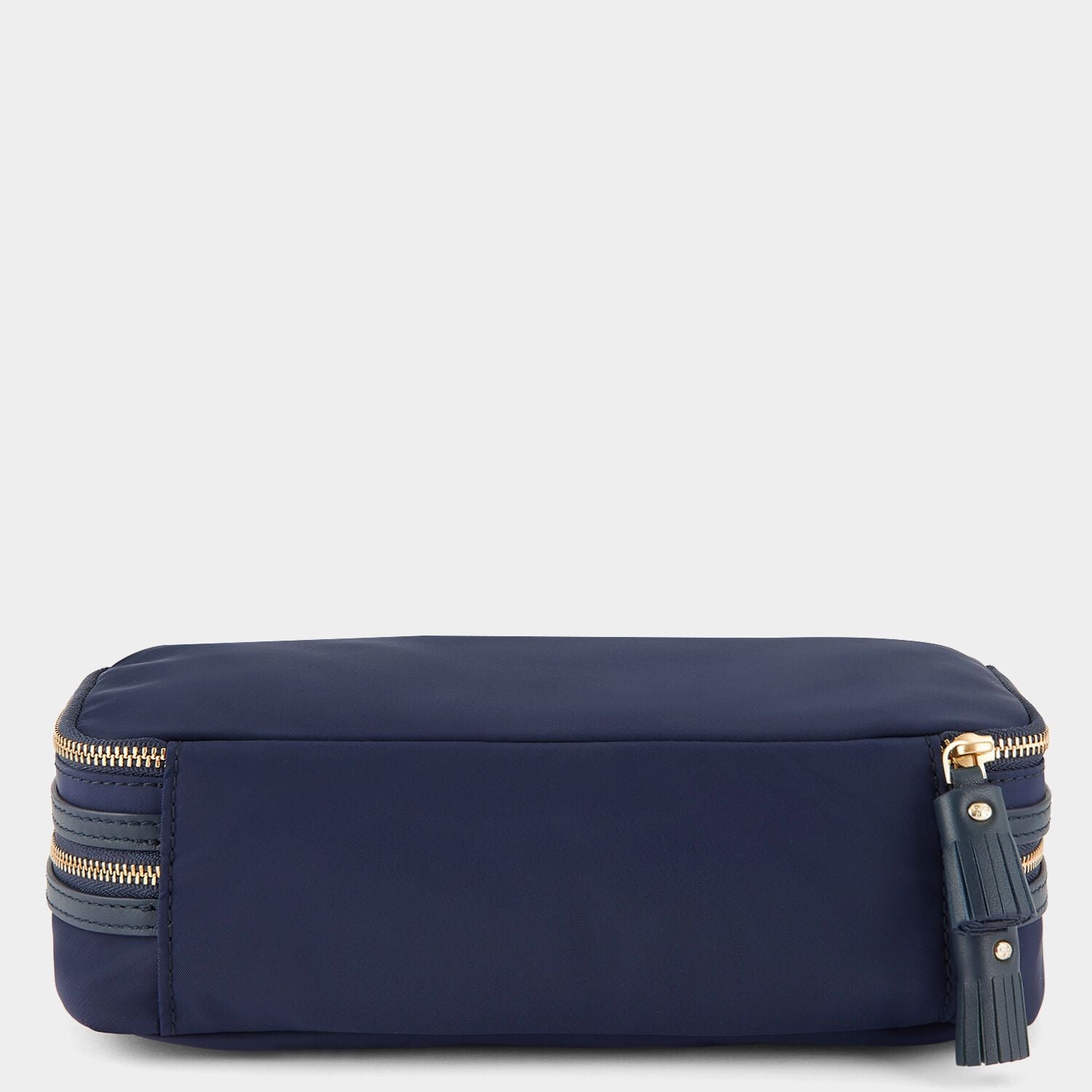 メイクアップ ポーチ -

                  
                    Recycled Nylon with PU in Dark Marine -
                  

                  Anya Hindmarch JP
