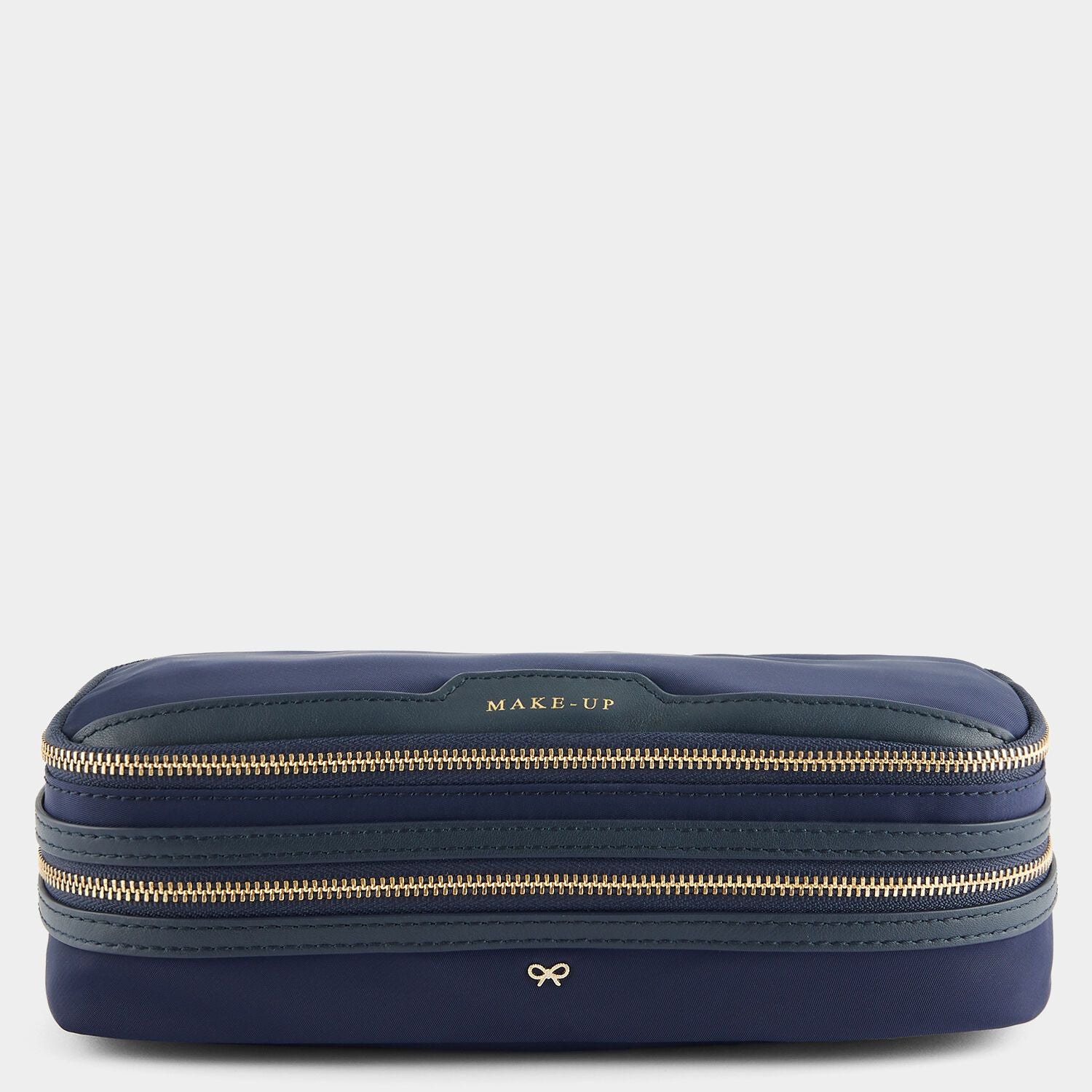 メイクアップ ポーチ -

                  
                    Recycled Nylon with PU in Dark Marine -
                  

                  Anya Hindmarch JP
