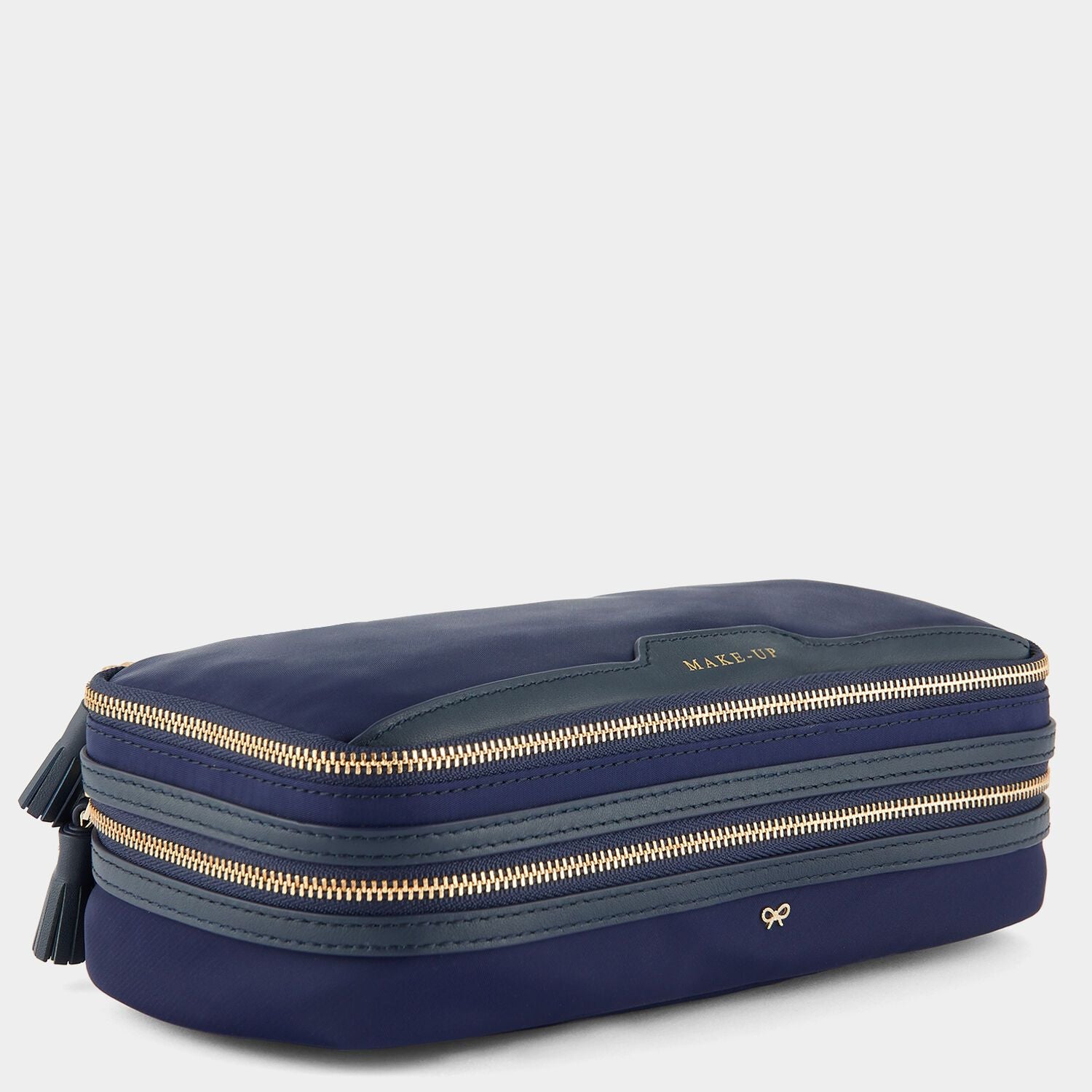 メイクアップ ポーチ -

                  
                    Recycled Nylon with PU in Dark Marine -
                  

                  Anya Hindmarch JP
