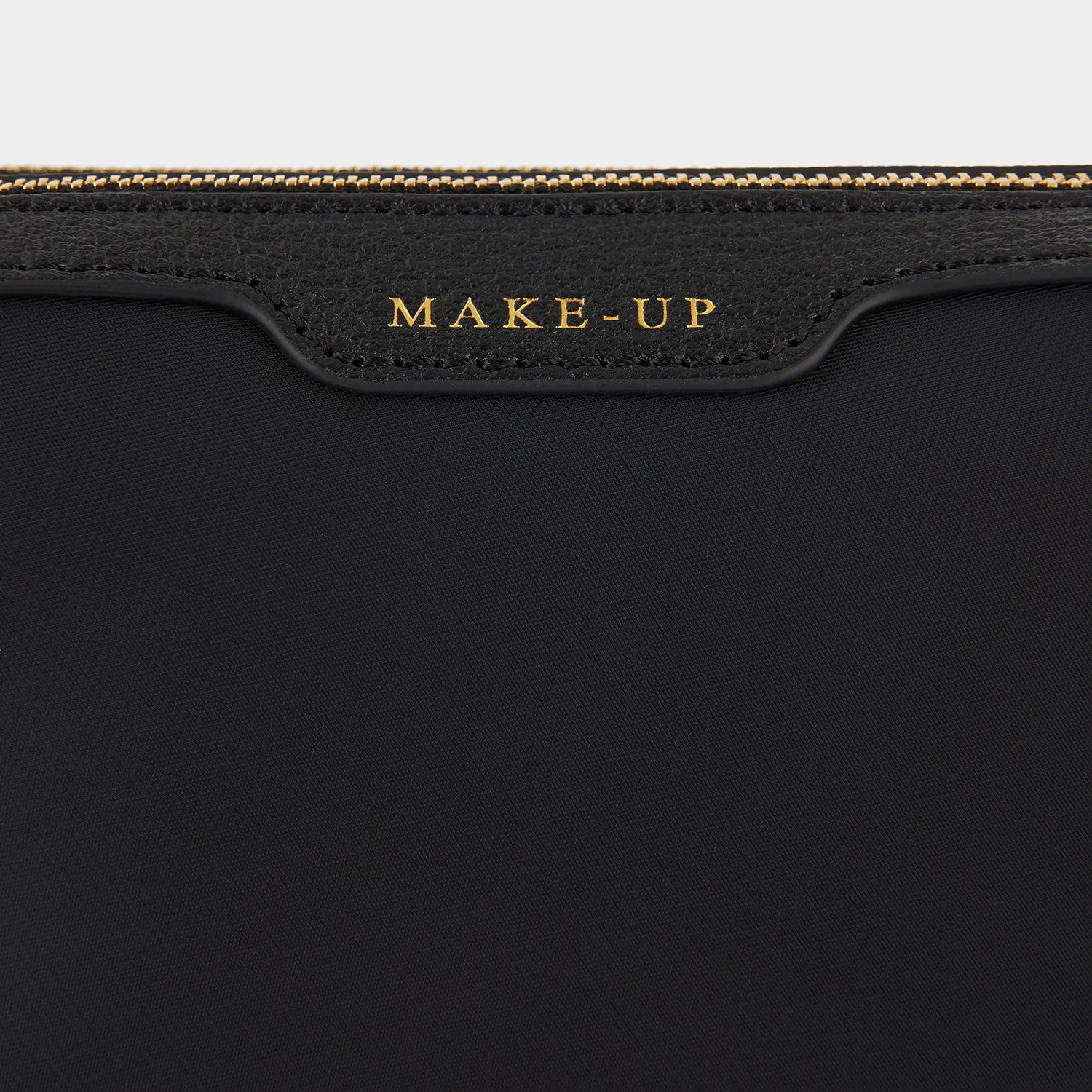 スモール メイクアップ ポーチ -

          
            Recycled Nylon with PU in Black -
          

          Anya Hindmarch JP
