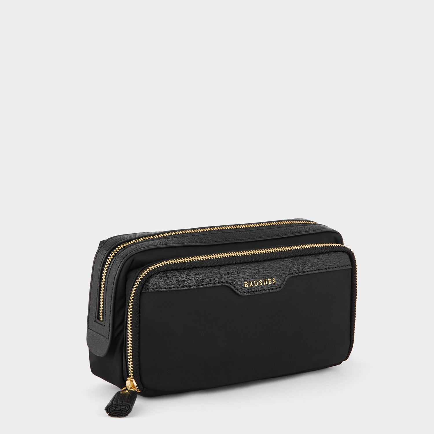 スモール メイクアップ ポーチ -

                  
                    Recycled Nylon with PU in Black -
                  

                  Anya Hindmarch JP
