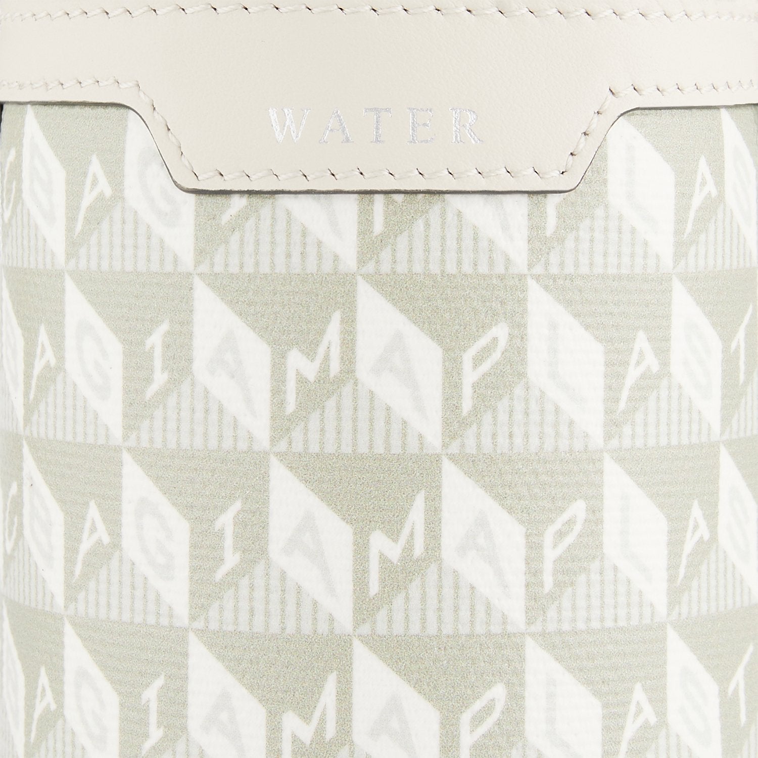 「I AM A Plastic Bag」 ウォーターボトル ホルダー -

                  
                    Recycled Coated Canvas in Chalk -
                  

                  Anya Hindmarch JP
