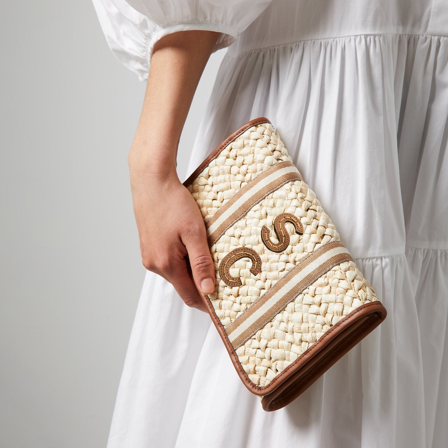 ウォルトン バスケット クラッチ -

          
            Cornhusk in Natural -
          

          Anya Hindmarch JP
