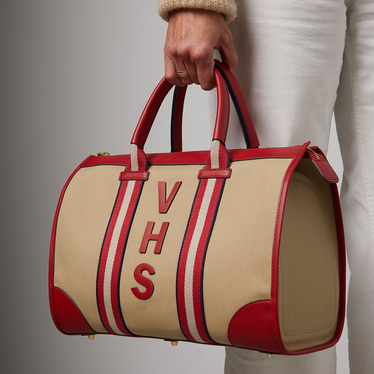 ビスポーク ウォルトン ジップトップ ハンドバッグ -

                  
                    Canvas in Red -
                  

                  Anya Hindmarch JP
