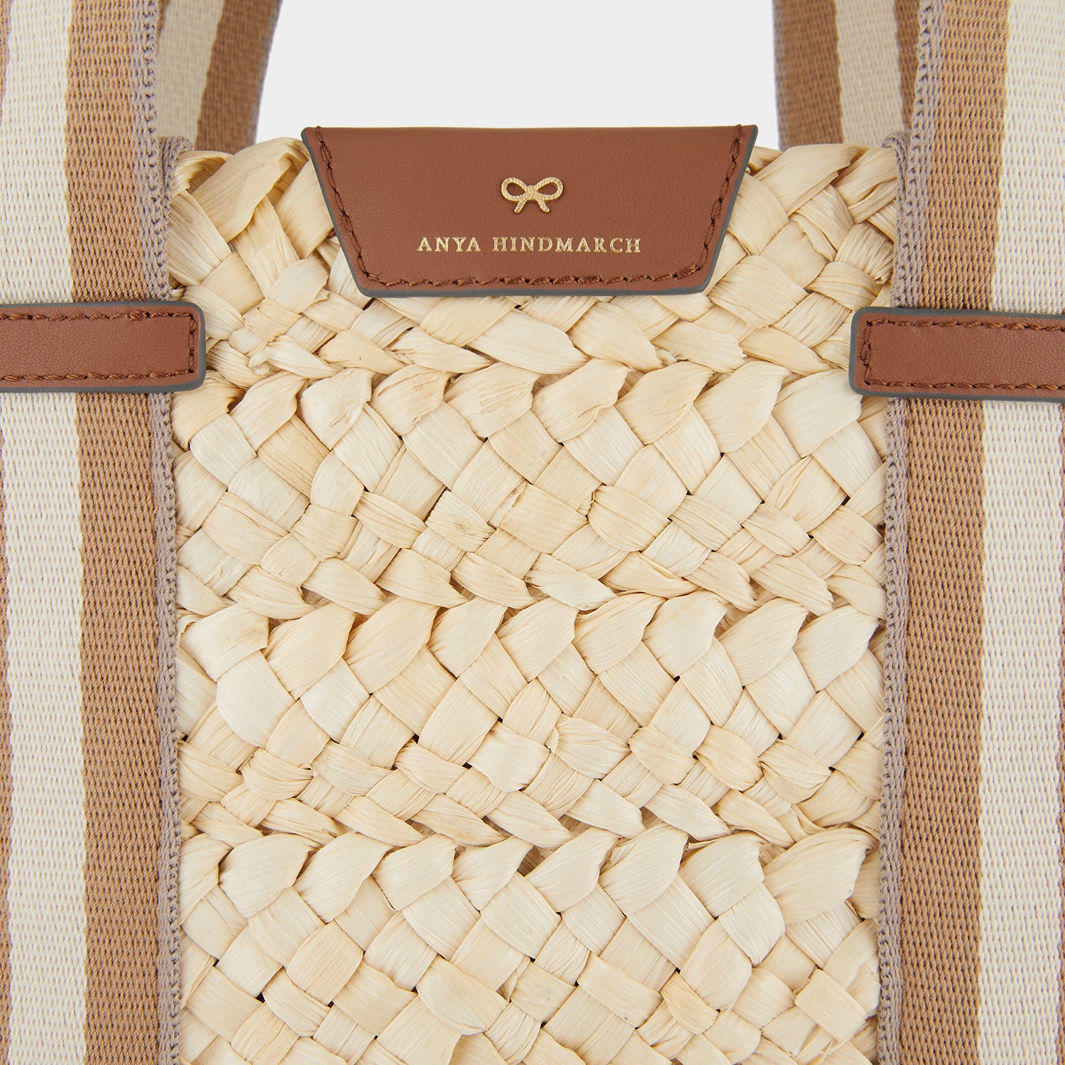 ウォルトン スモール バスケット トート -

                  
                    Cornhusk in Natural -
                  

                  Anya Hindmarch JP
