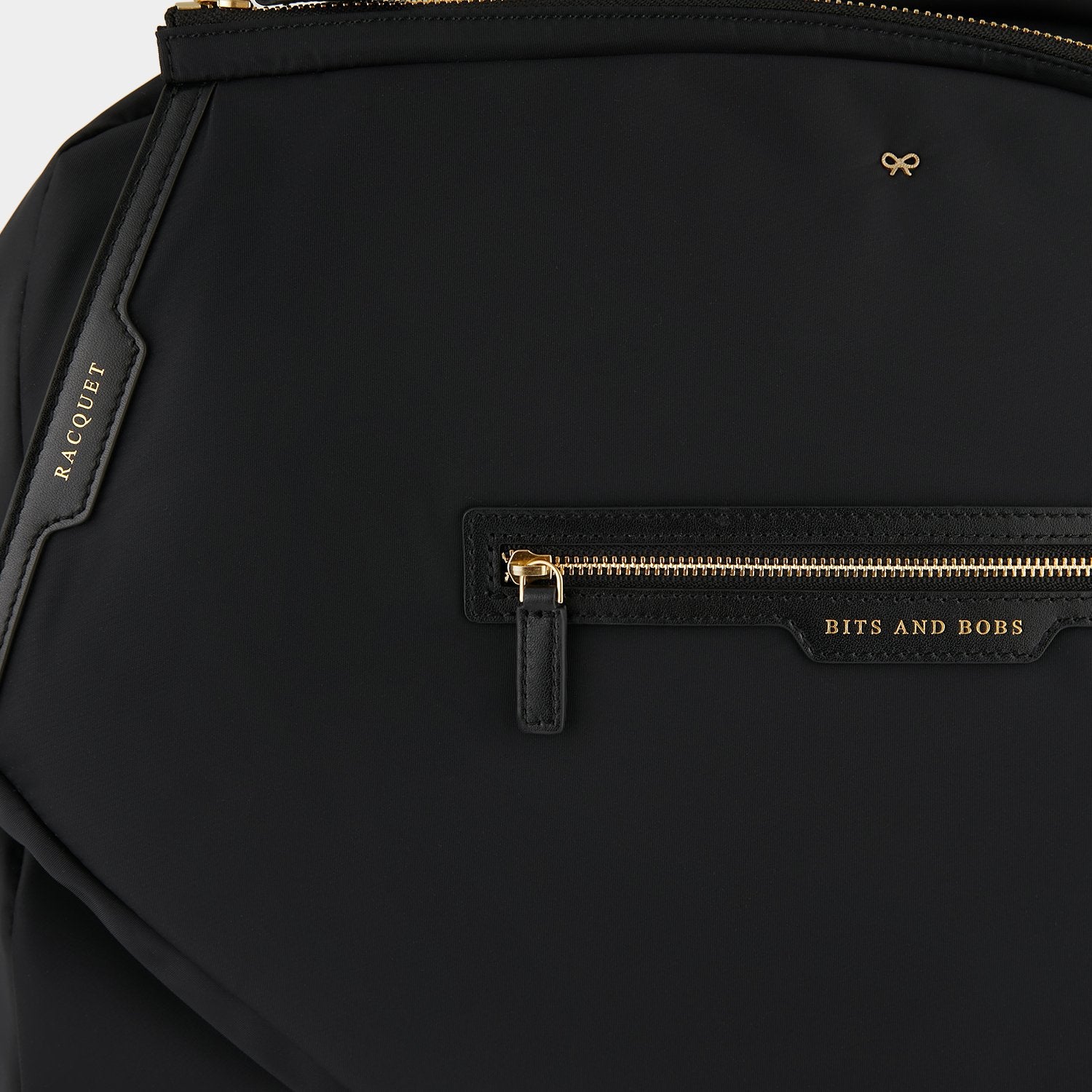 テニス バッグ -

                  
                    Recycled Nylon with PU in Black -
                  

                  Anya Hindmarch JP
