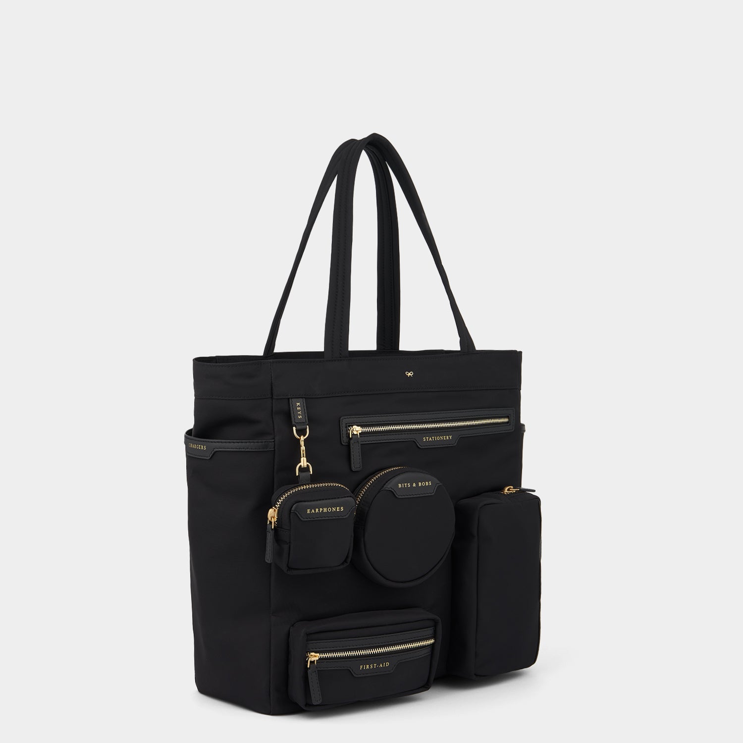 コミューター トート -

                  
                    Recycled Nylon with PU in Black -
                  

                  Anya Hindmarch JP
