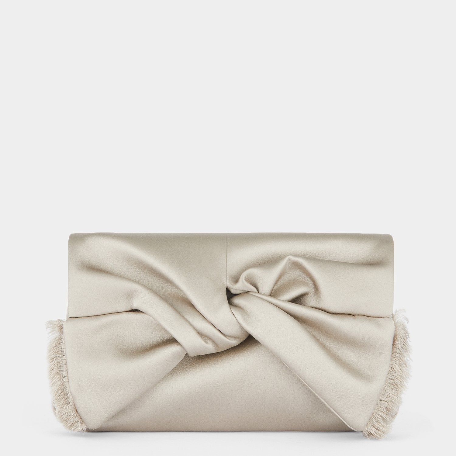 ボウ クラッチ -

                  
                    Double Faced Satin in Silver -
                  

                  Anya Hindmarch JP
