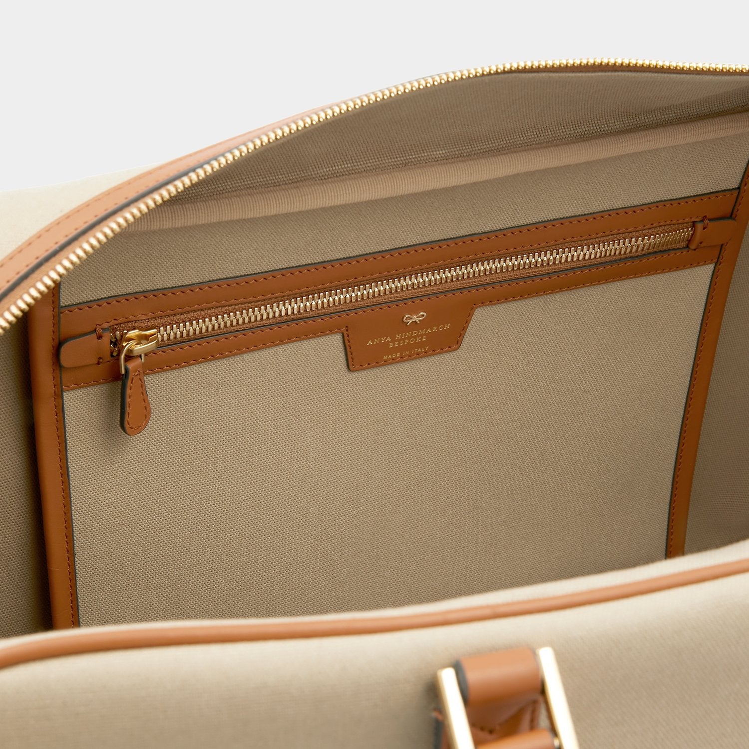 ビスポーク ウォルトン ラティマー -

          
            Canvas in Natural -
          

          Anya Hindmarch JP
