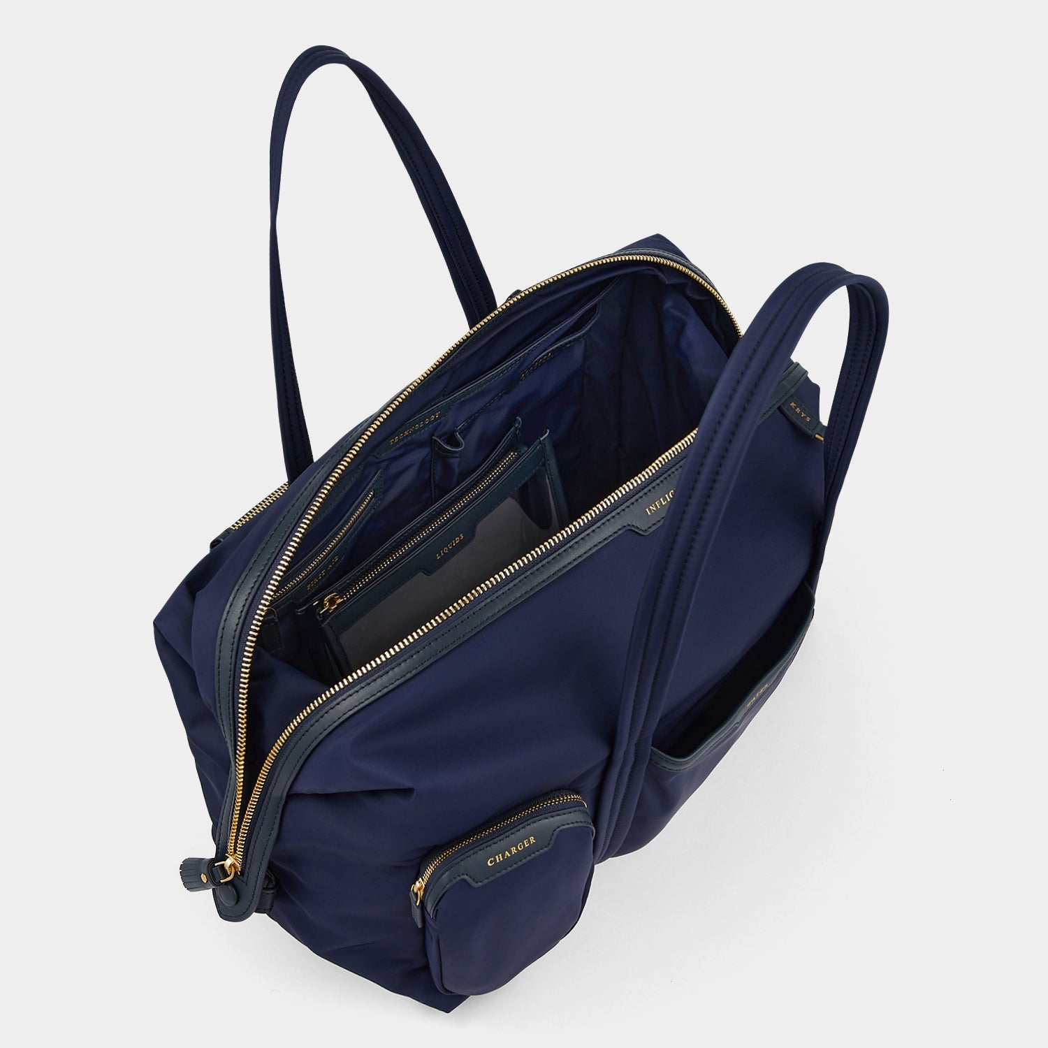 インフライト バッグ -

                  
                    Recycled Nylon with PU in Marine -
                  

                  Anya Hindmarch JP
