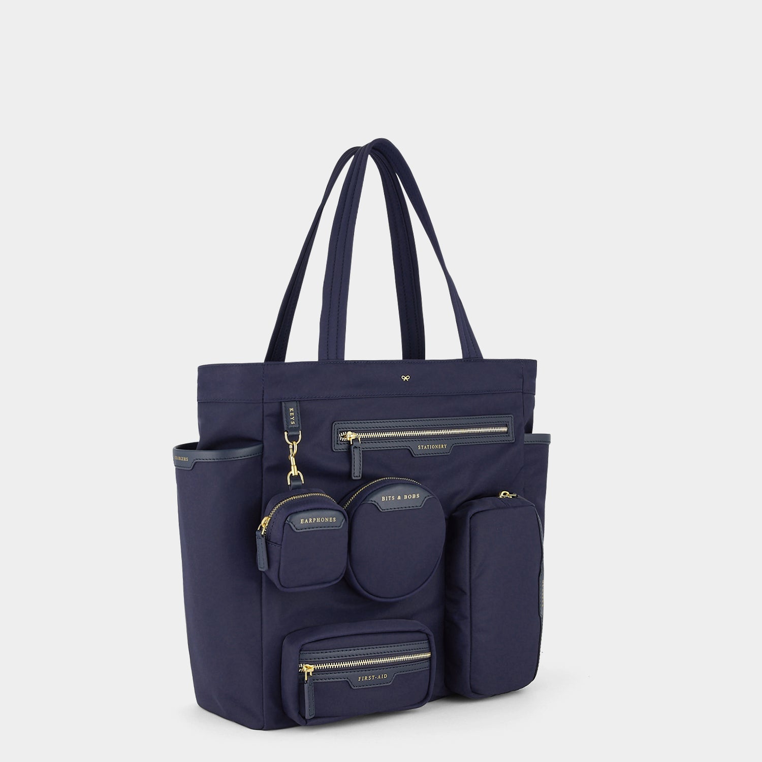 コミューター トート -

                  
                    Recycled Nylon with PU in Marine -
                  

                  Anya Hindmarch JP
