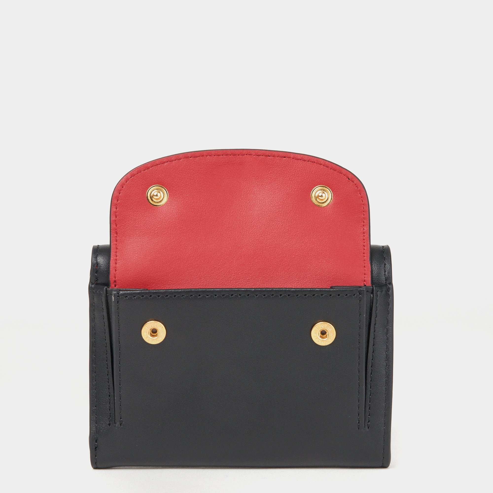 三つ折り ウォレット ミディアム -

                  
                    Circus in Black -
                  

                  Anya Hindmarch JP
