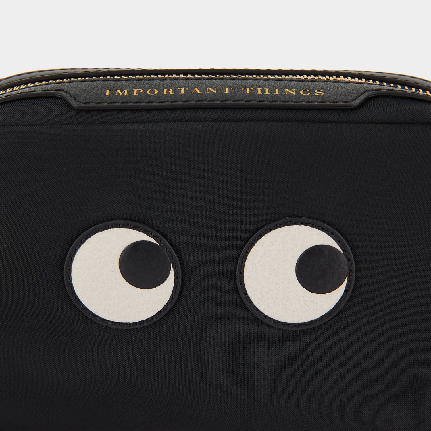 アイズ インポータント シングズ ポーチ -

                  
                    Recycled Nylon with PU in Black -
                  

                  Anya Hindmarch JP
