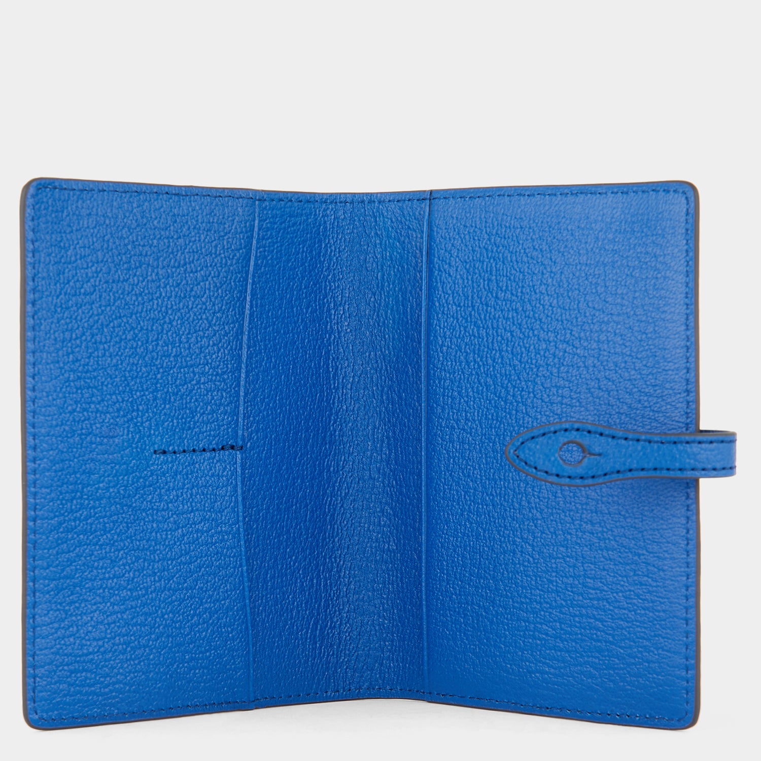 ビスポーク パスポート ケース -

                  
                    Capra Leather in Electric Blue -
                  

                  Anya Hindmarch JP
