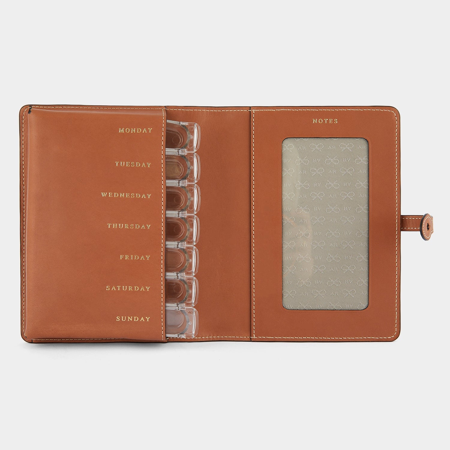 ビスポーク ピル ケース -

                  
                    Butter Leather in Tan -
                  

                  Anya Hindmarch JP
