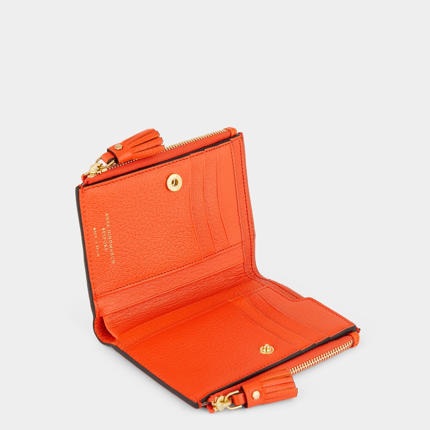 ビスポーク スモール ダブルジップ ウォレット -

                  
                    Capra Leather in Clementine -
                  

                  Anya Hindmarch JP
