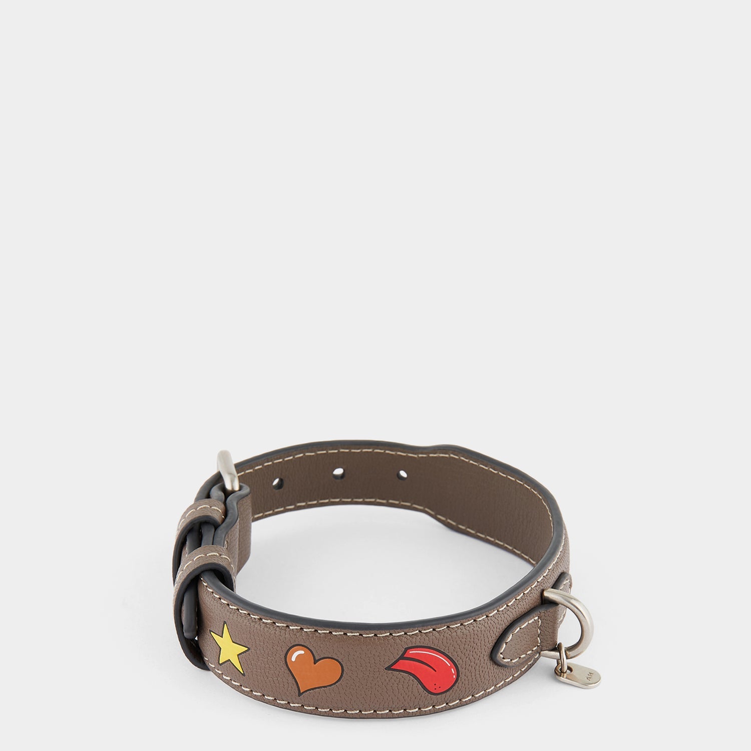 ドッグ カラー スモール -

                  
                    Grainy Capra in Medium Grey -
                  

                  Anya Hindmarch JP
