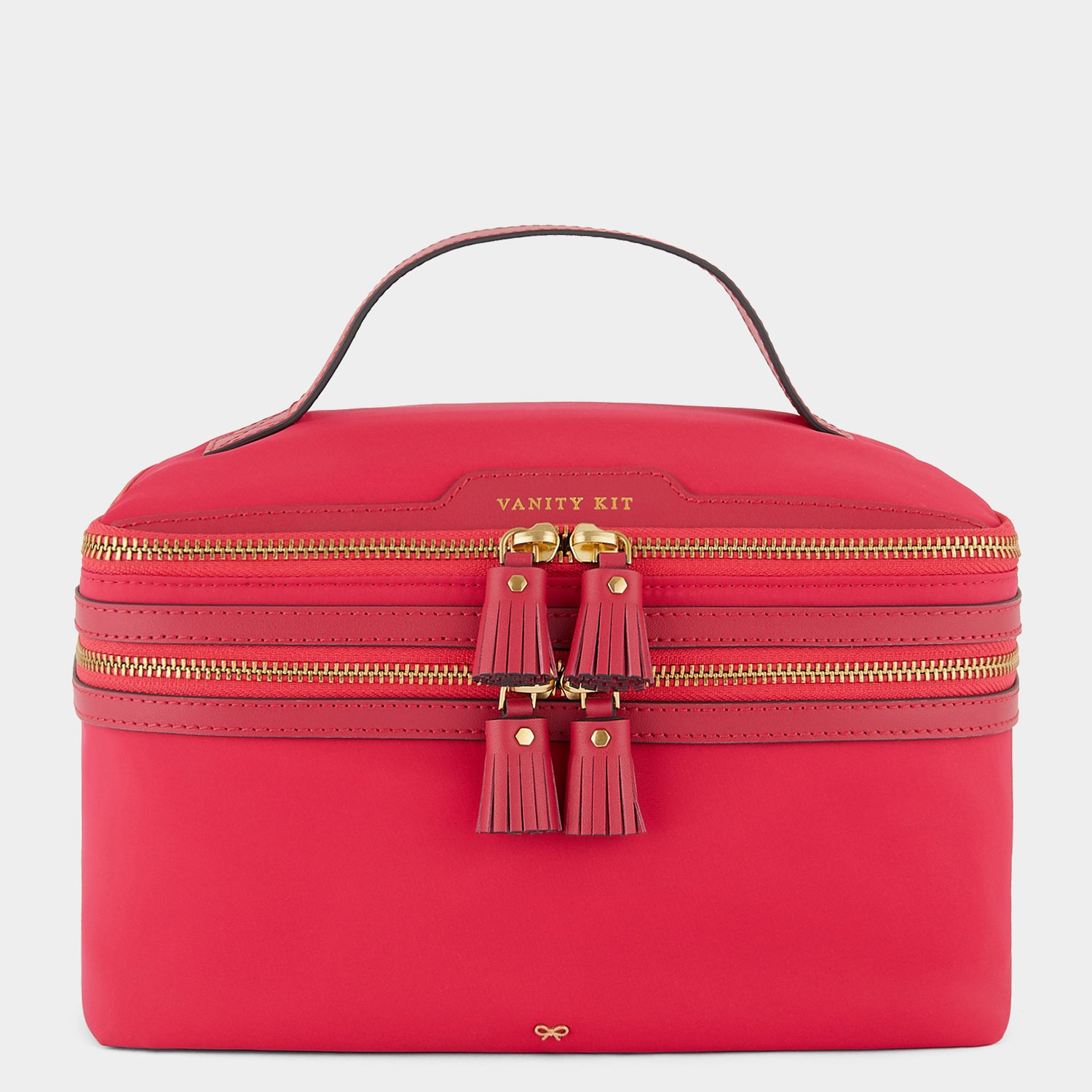 バニティー キット -

                  
                    ECONYL® Regenerated Nylon in Hot Pink -
                  

                  Anya Hindmarch JP
