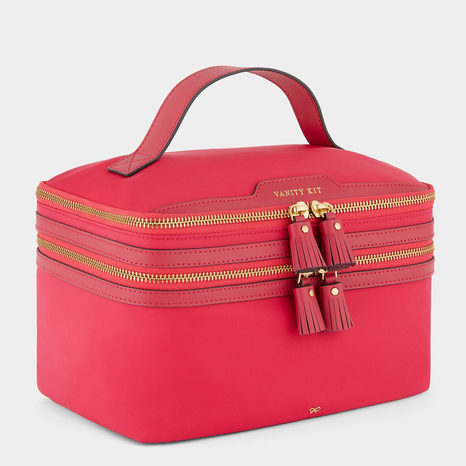 バニティー キット -

                  
                    ECONYL® Regenerated Nylon in Hot Pink -
                  

                  Anya Hindmarch JP
