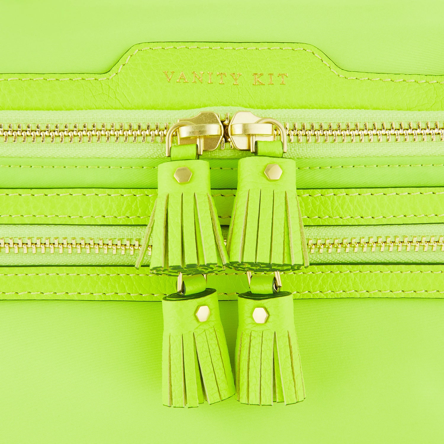 バニティー キット -

                  
                    ECONYL® Regenerated Nylon in Neon Yellow -
                  

                  Anya Hindmarch JP
