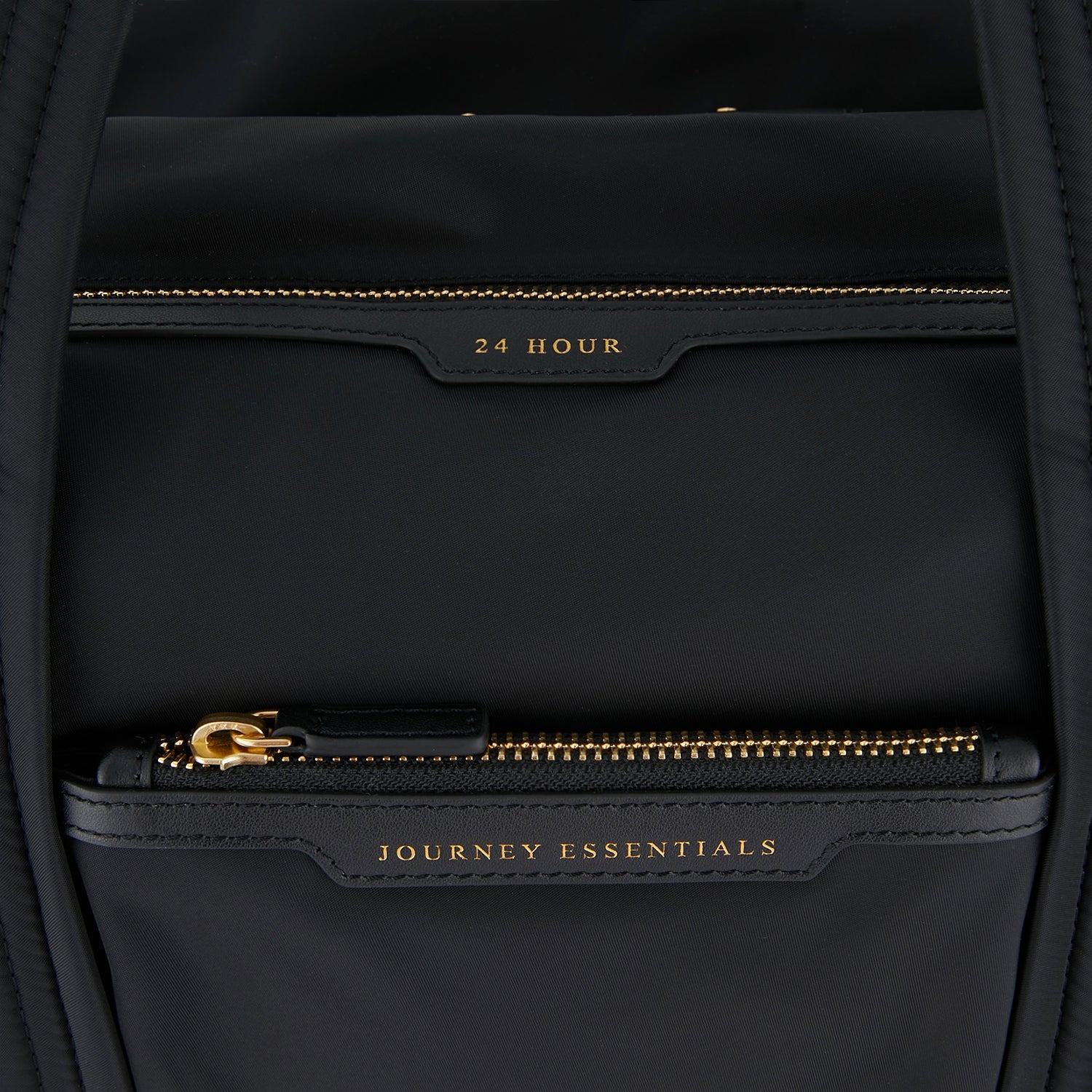 「24 Hour」バッグ -

          
            Recycled Nylon with PU in Black -
          

          Anya Hindmarch JP
