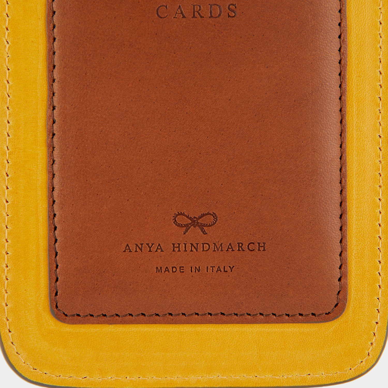 「Return to Nature」 カエル スマホ ポーチ -

                  
                    Compostable Leather in Honey -
                  

                  Anya Hindmarch JP
