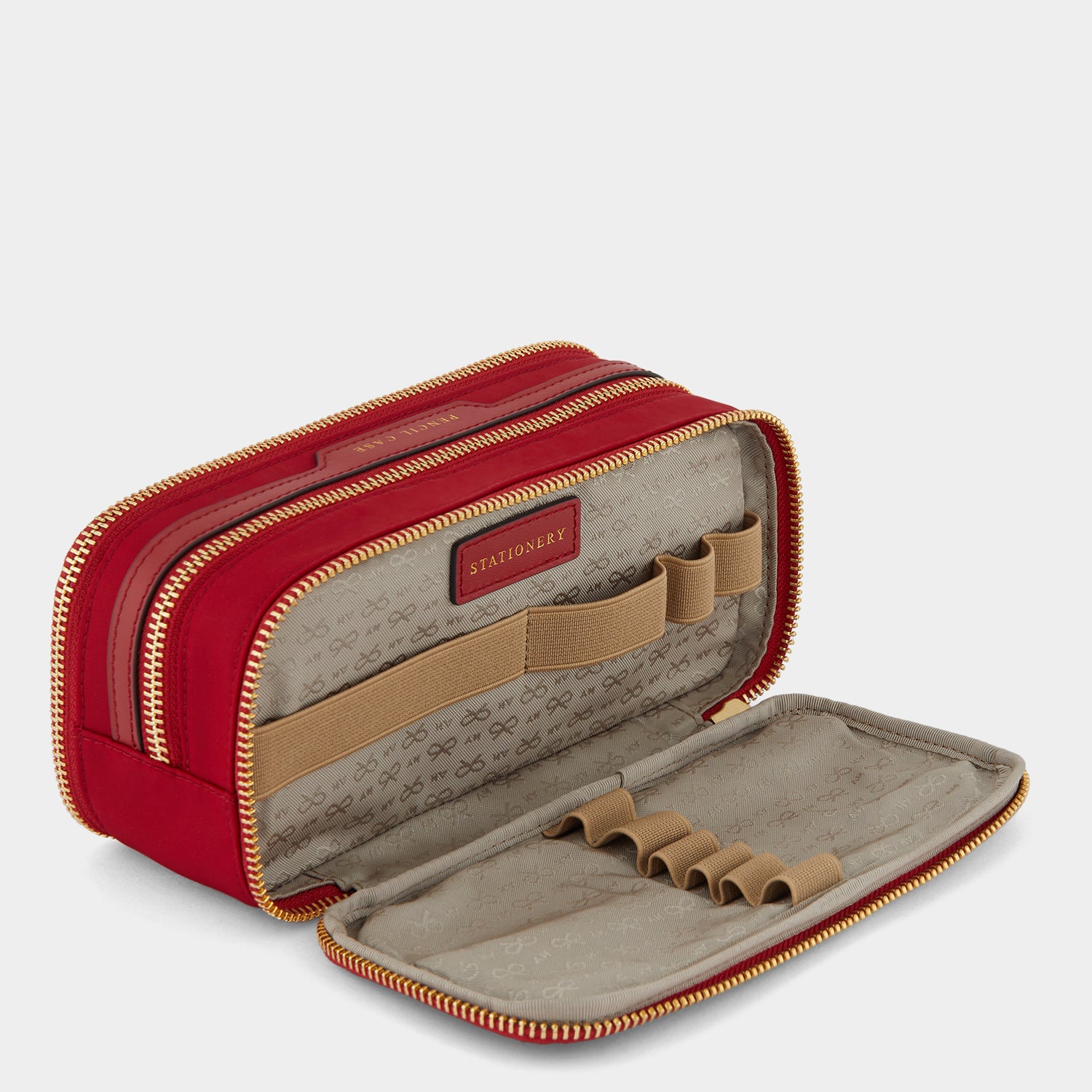 ペンシル ケース -

                  
                    Recycled Nylon in Red -
                  

                  Anya Hindmarch JP
