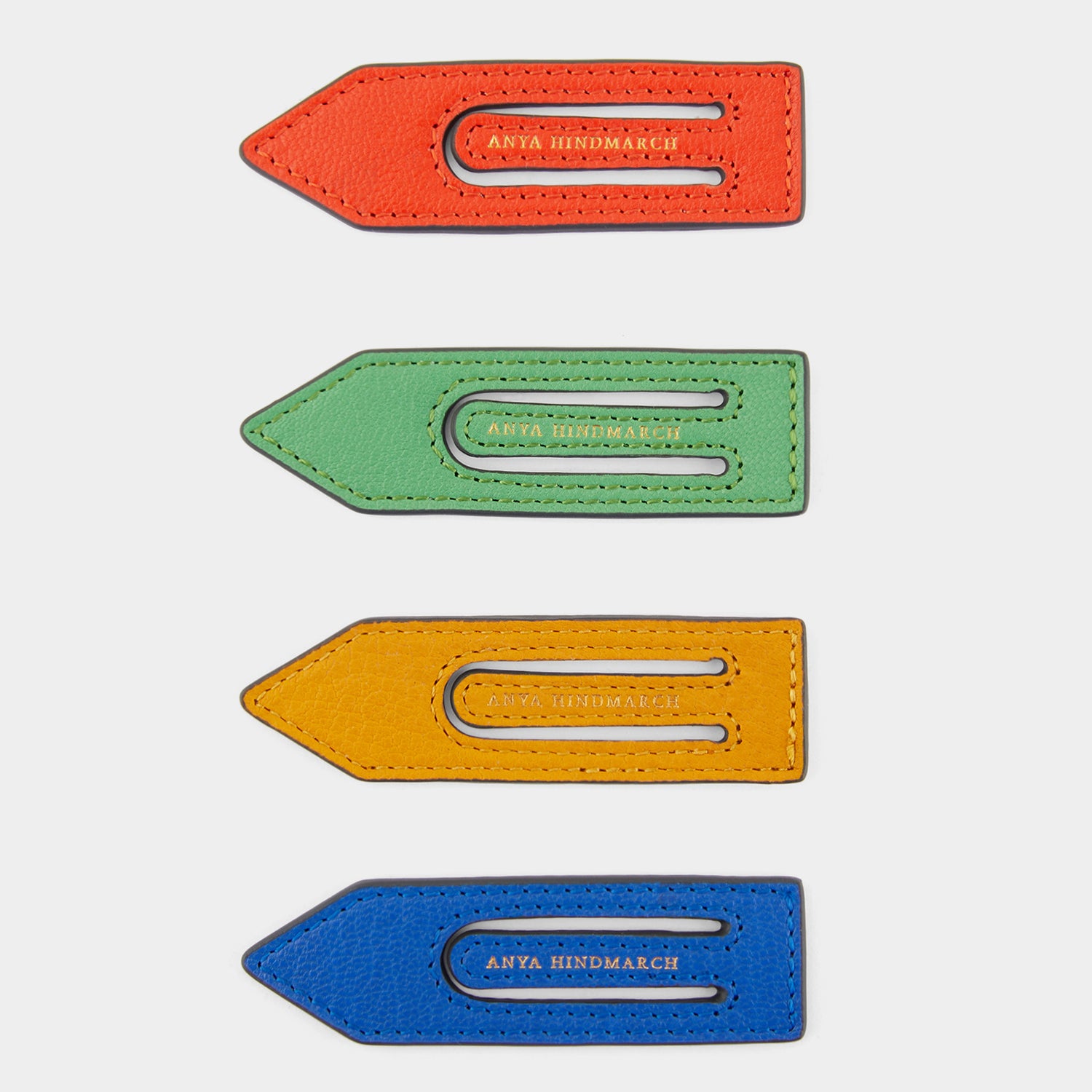 ブックマーク セット -

                  
                    Capra in Multi -
                  

                  Anya Hindmarch JP
